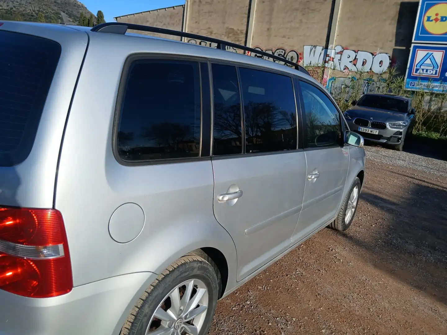Volkswagen Touran 2.0TDI Advance - 2