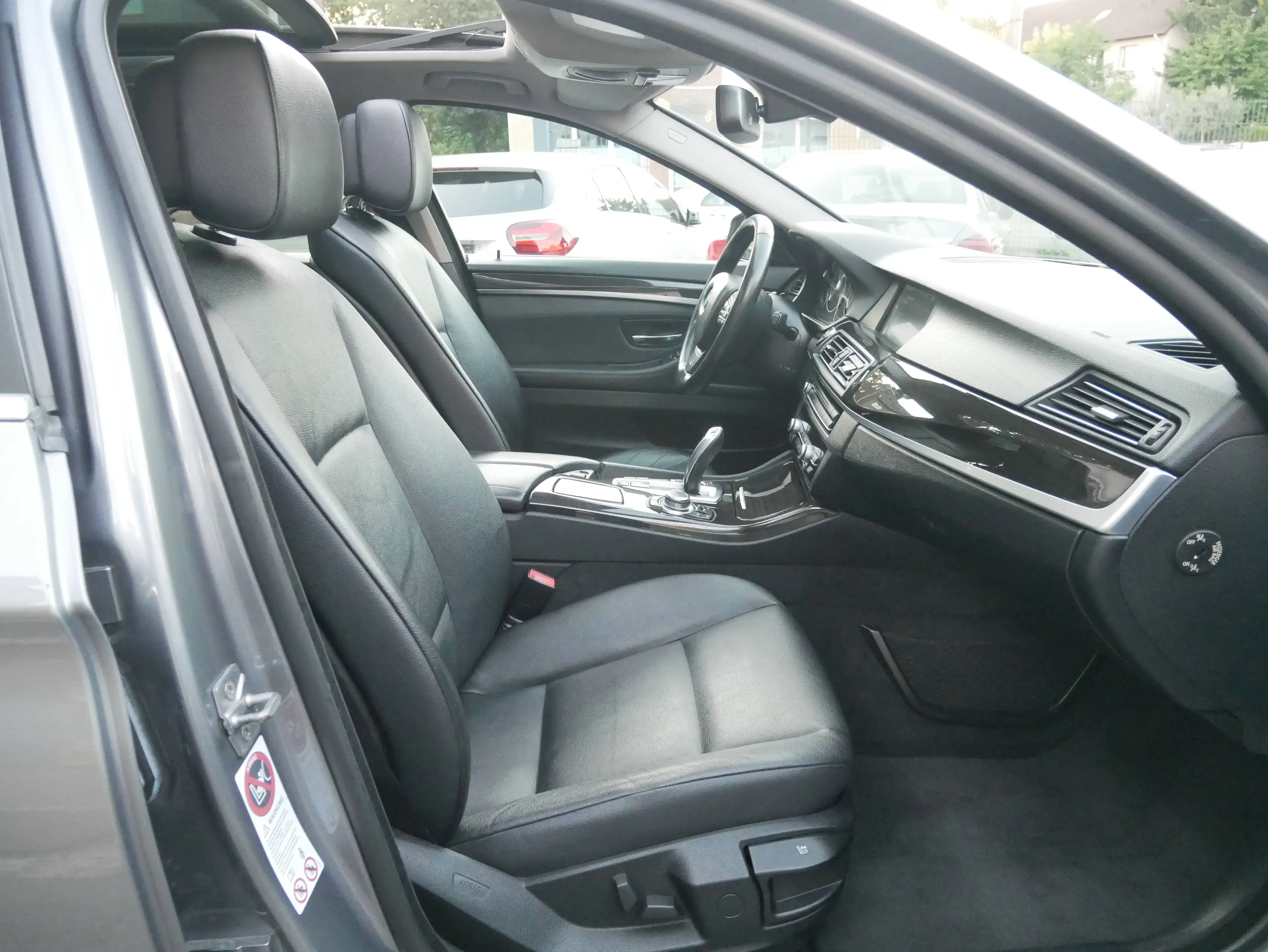 BMW 525 525 d xDrive Touring Aut. Pano Leder Navi Bi-Xenon AHK PDC ZV MFL — photo 13