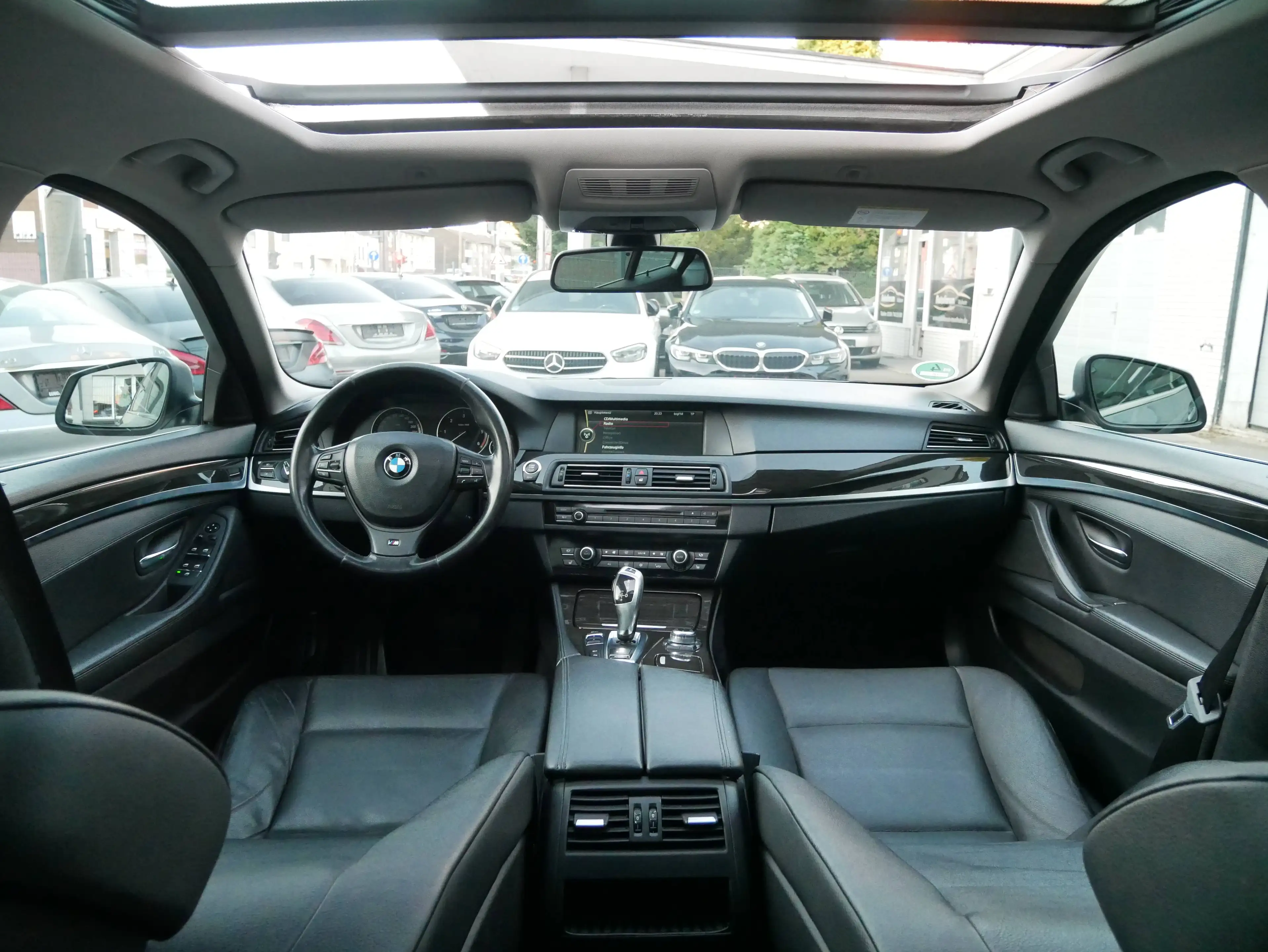 BMW 525 525 d xDrive Touring Aut. Pano Leder Navi Bi-Xenon AHK PDC ZV MFL — photo 15