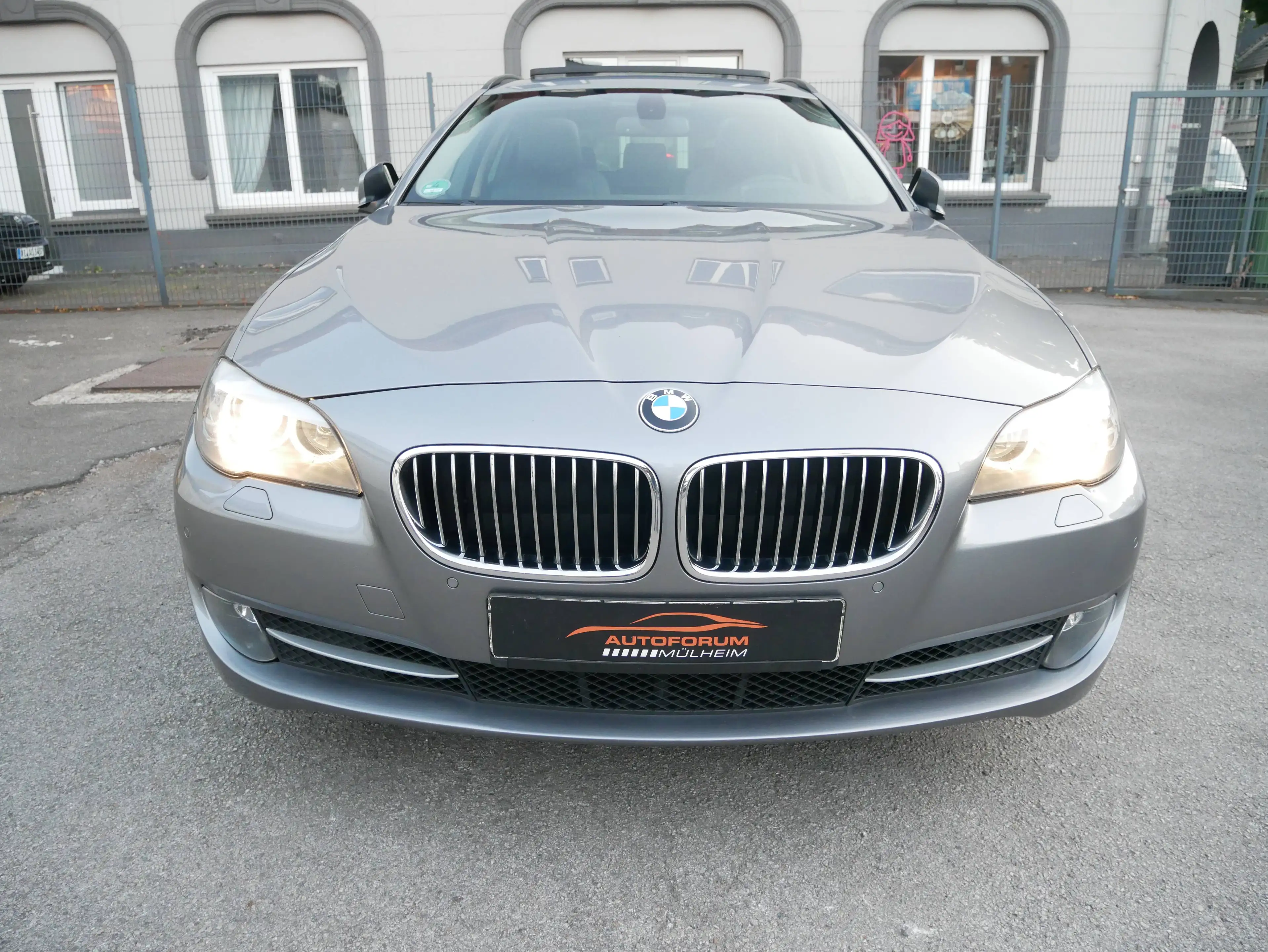 BMW 525 525 d xDrive Touring Aut. Pano Leder Navi Bi-Xenon AHK PDC ZV MFL — photo 8