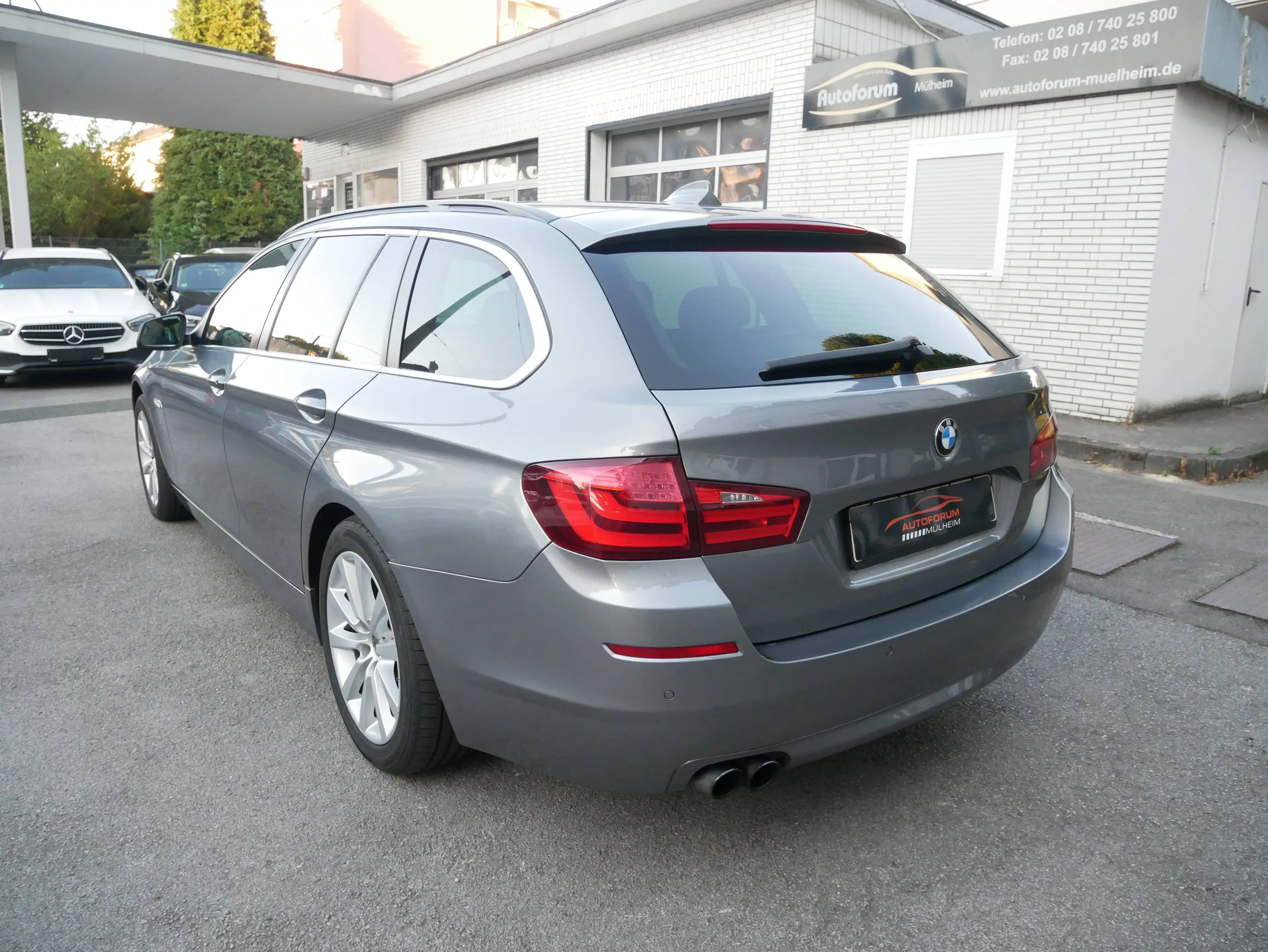 BMW 525 525 d xDrive Touring Aut. Pano Leder Navi Bi-Xenon AHK PDC ZV MFL — photo 3
