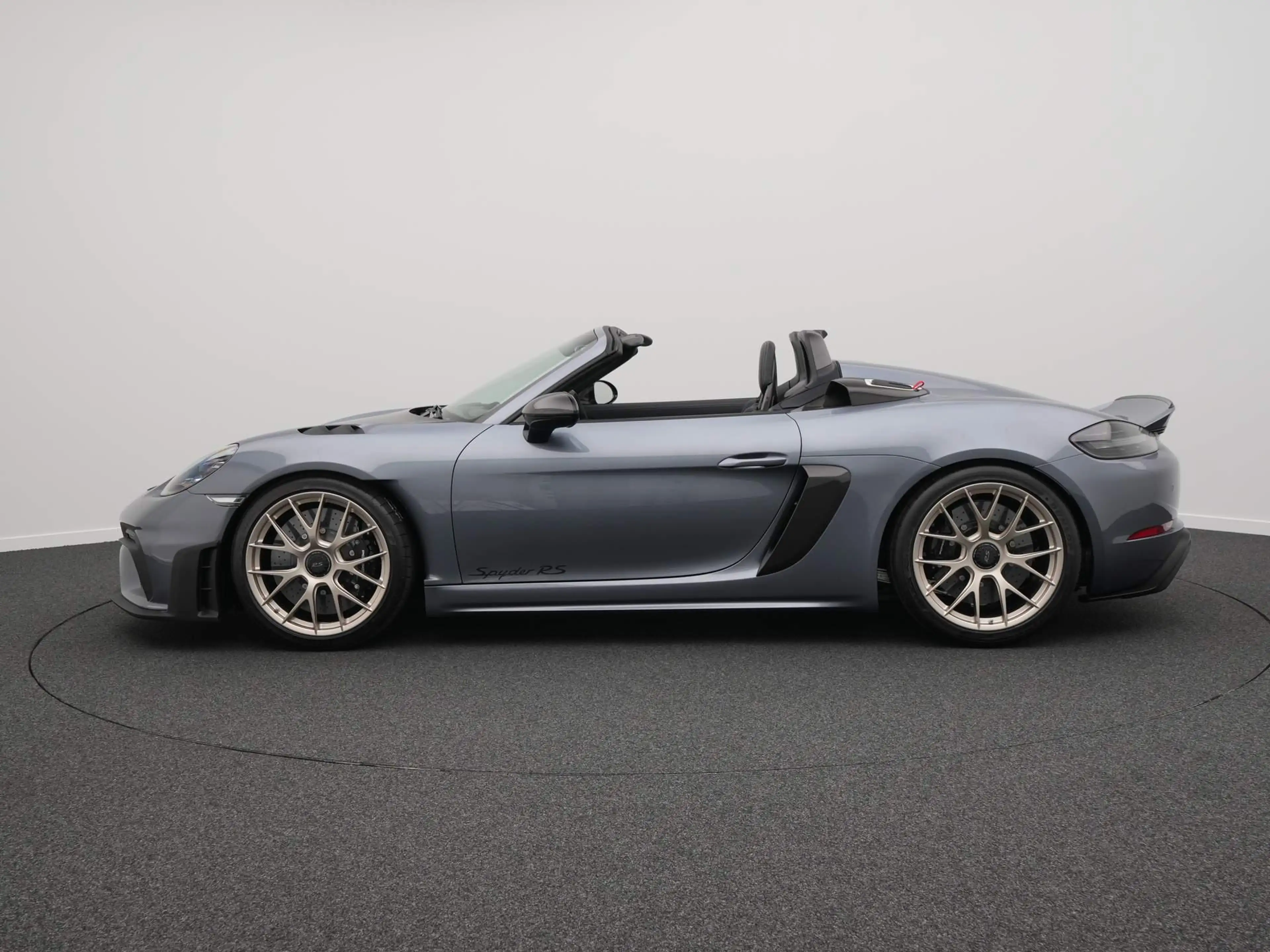 Porsche 718 Spyder RS — photo 2