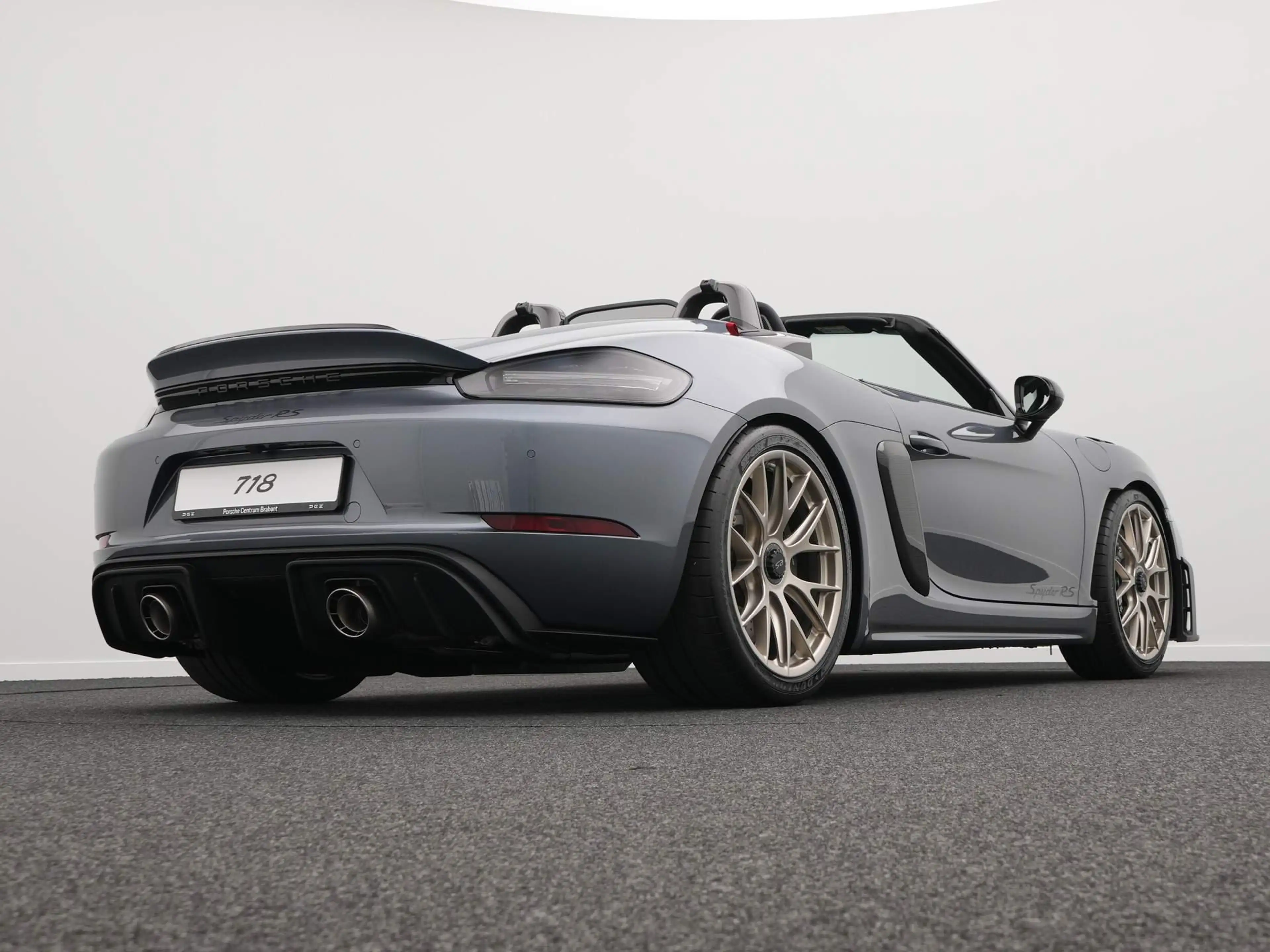 Porsche 718 Spyder RS — photo 10