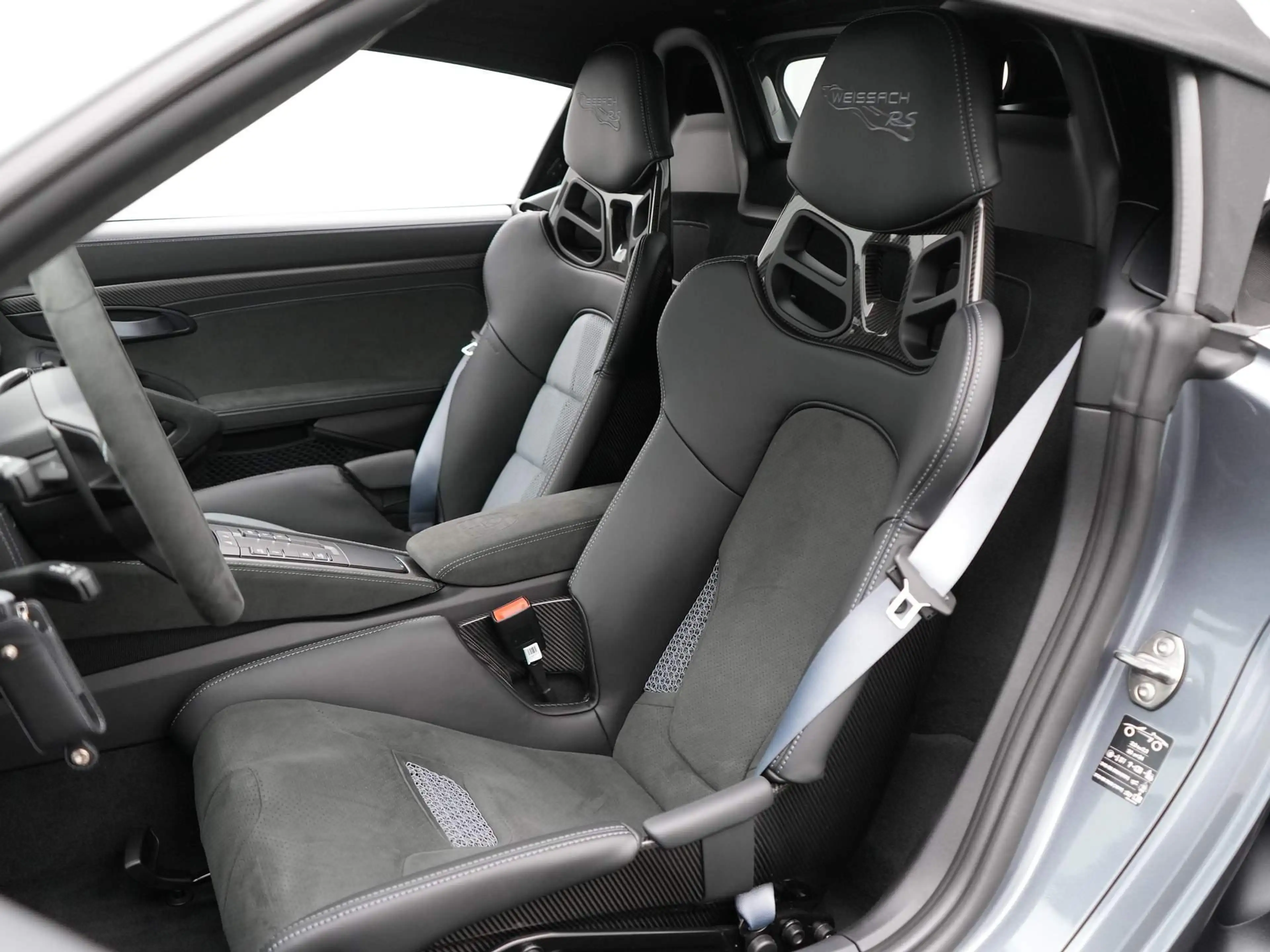 Porsche 718 Spyder RS — photo 15