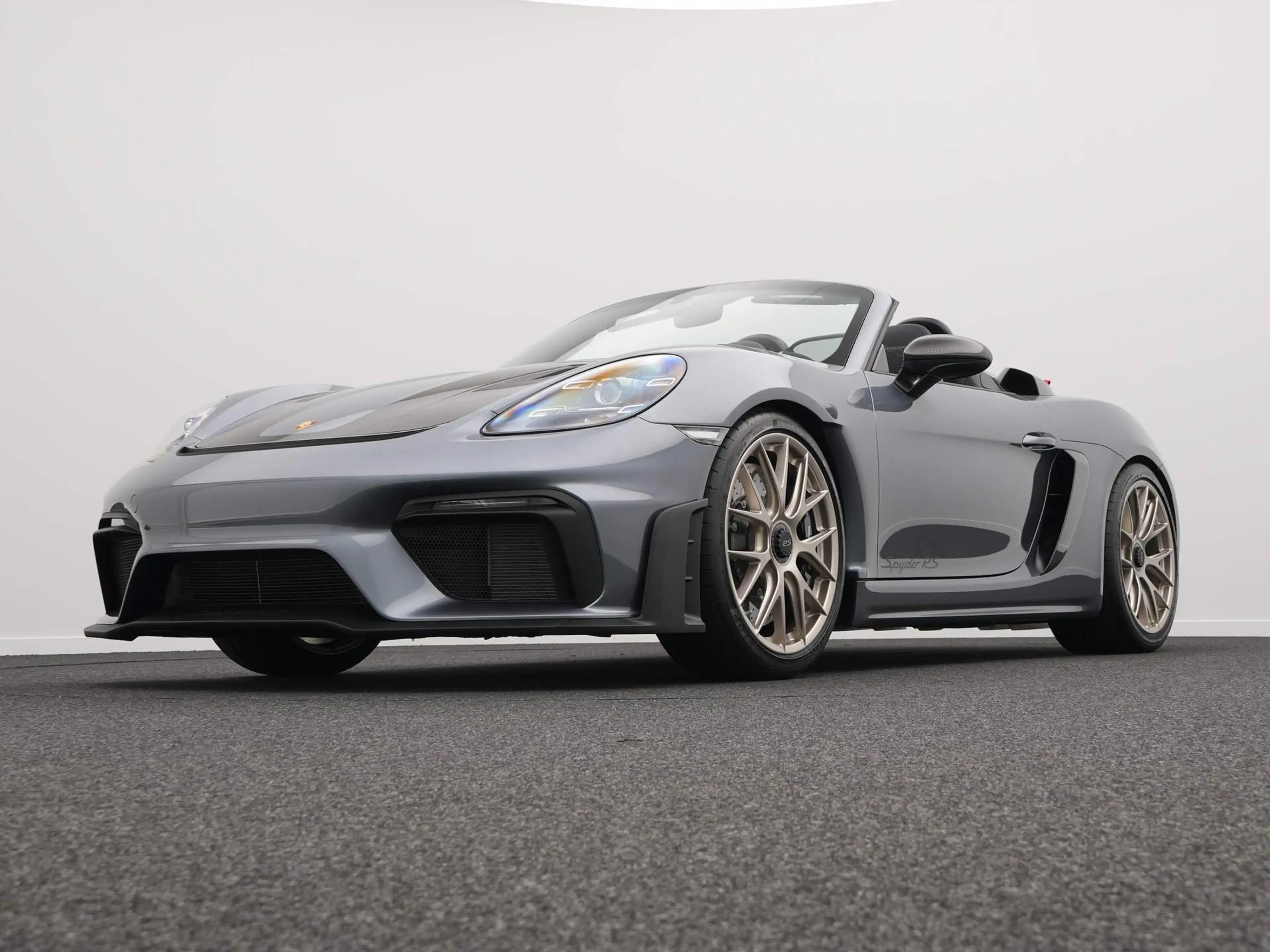 Porsche 718 Spyder RS — photo 9