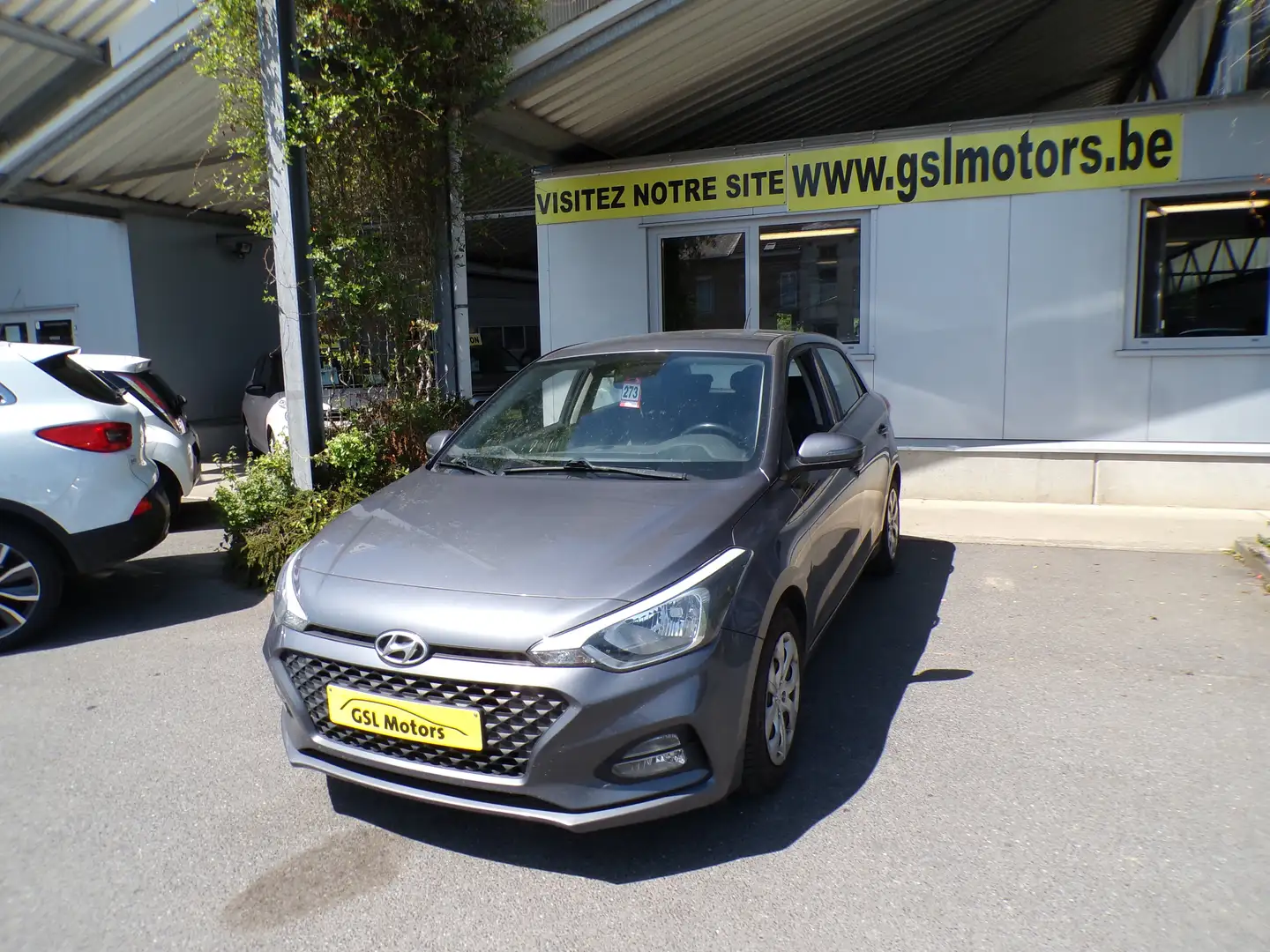Hyundai i20 1.0T-GDi 100cv Gris 07/20 99.026km Airco Bluetooth Gris - 1