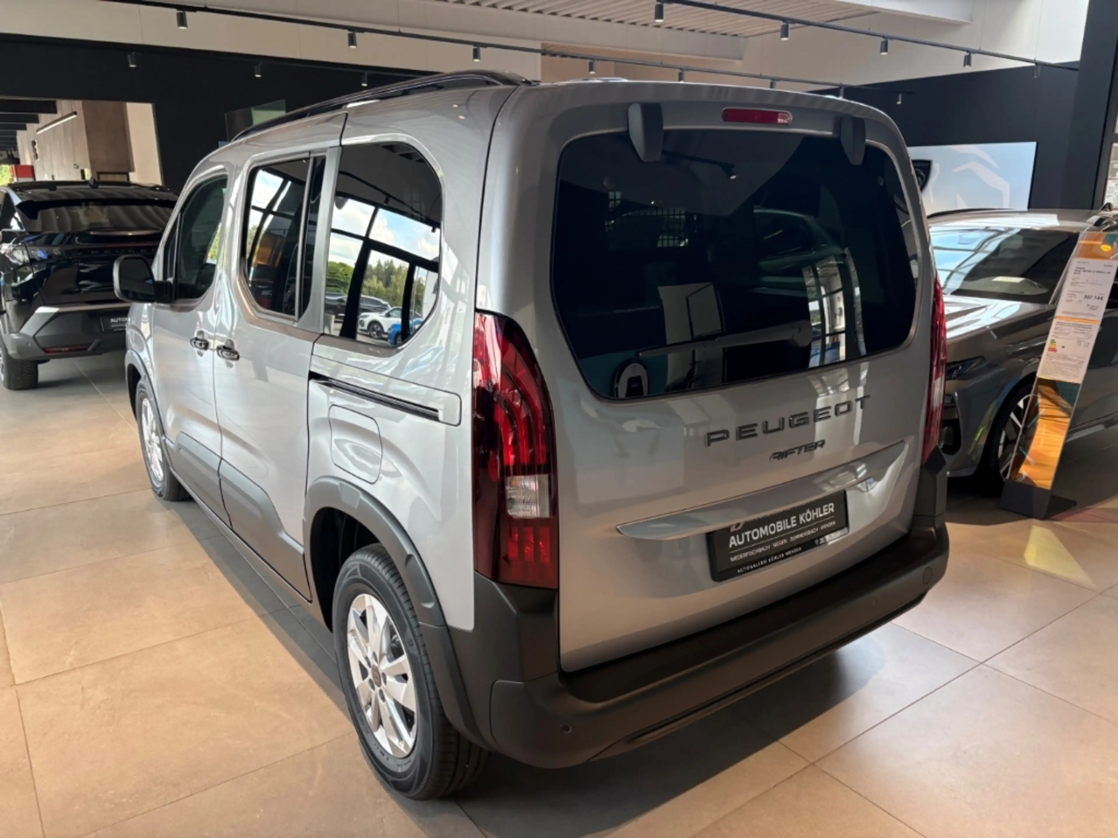 Peugeot Rifter N1 L1 Allure Diesel 130 EAT8 KAMERA DAB — photo 4