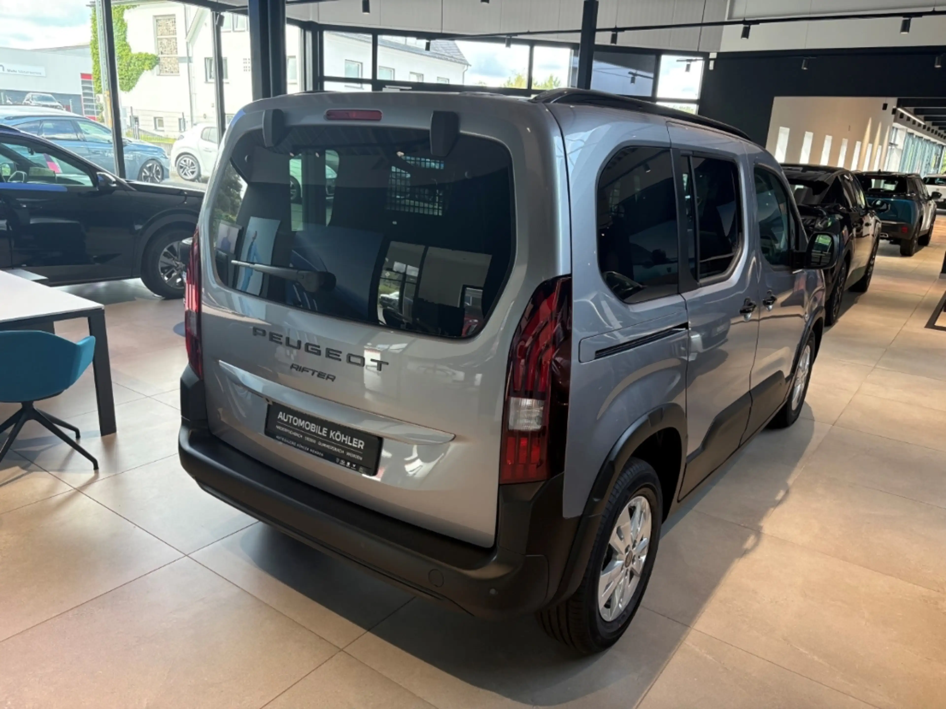 Peugeot Rifter N1 L1 Allure Diesel 130 EAT8 KAMERA DAB — photo 5