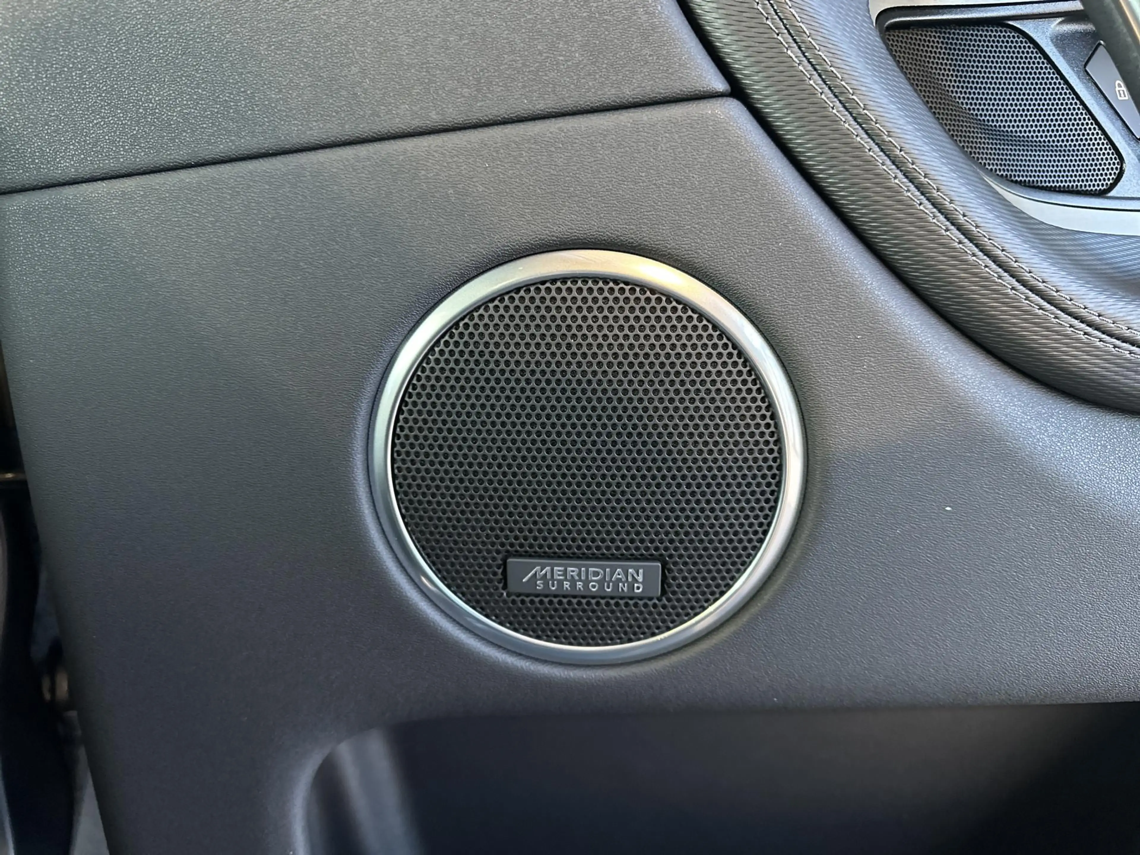 Land Rover Discovery Sport P270e Landmark Edition | Cold Climate Pack | Panor — photo 13