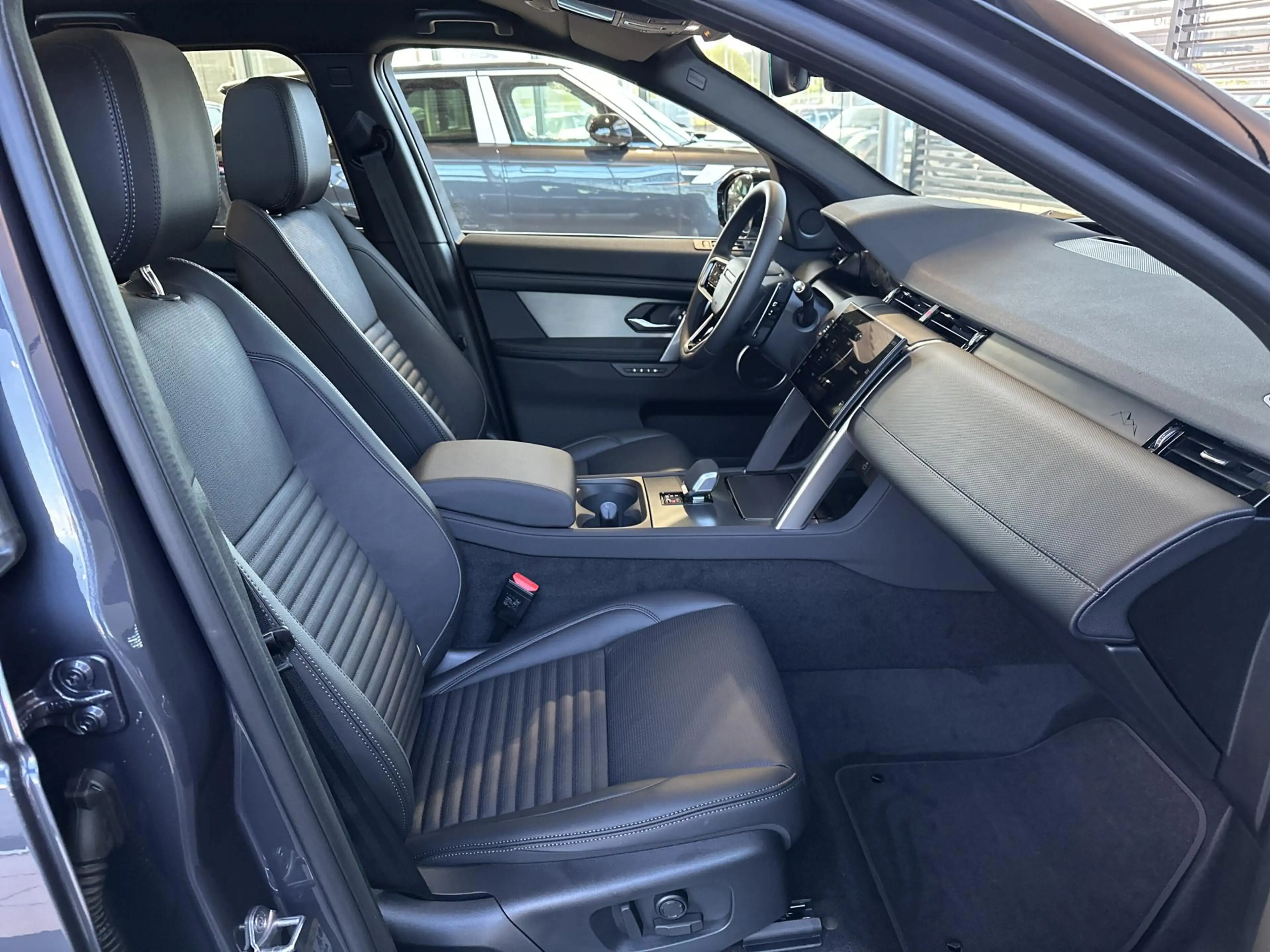 Land Rover Discovery Sport P270e Landmark Edition | Cold Climate Pack | Panor — photo 3