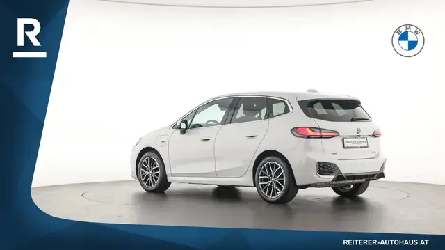 BMW 2 Series view 4