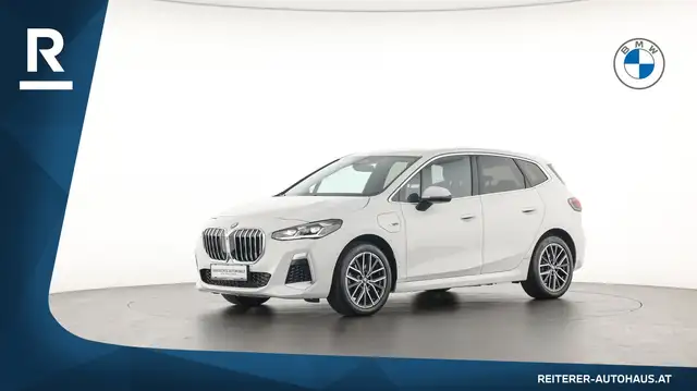 BMW 2 Series view 3