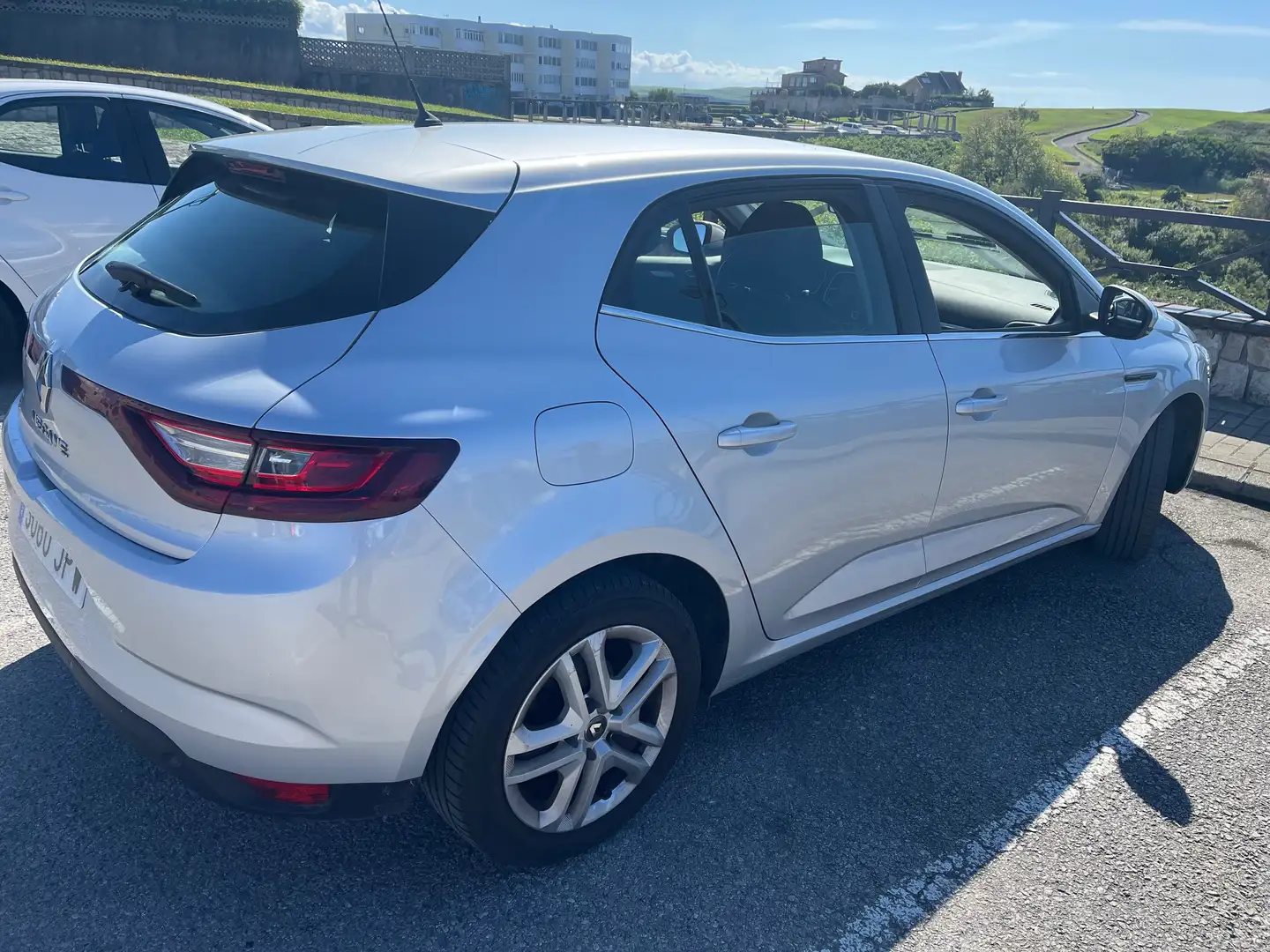 Renault Megane Mégane 1.2 TCe Energy Intens 97kW Intens Plateado - 1