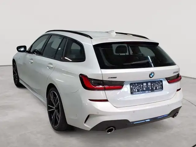 BMW 3 Series view 2