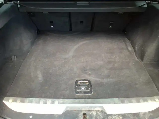 BMW 3 Series view 10