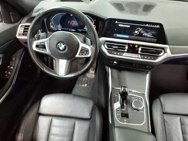 BMW 3 Series view 5