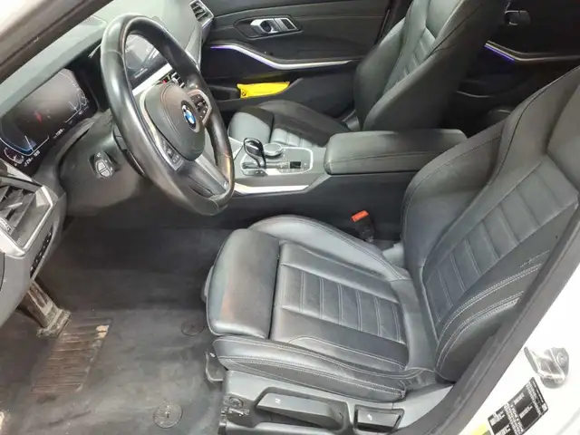 BMW 3 Series view 3