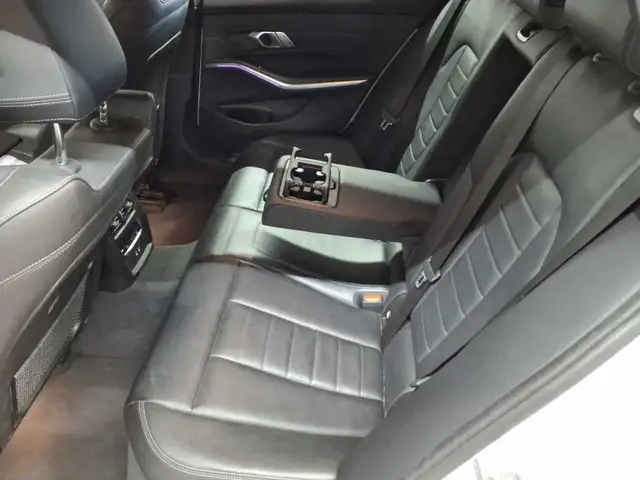 BMW 3 Series view 7