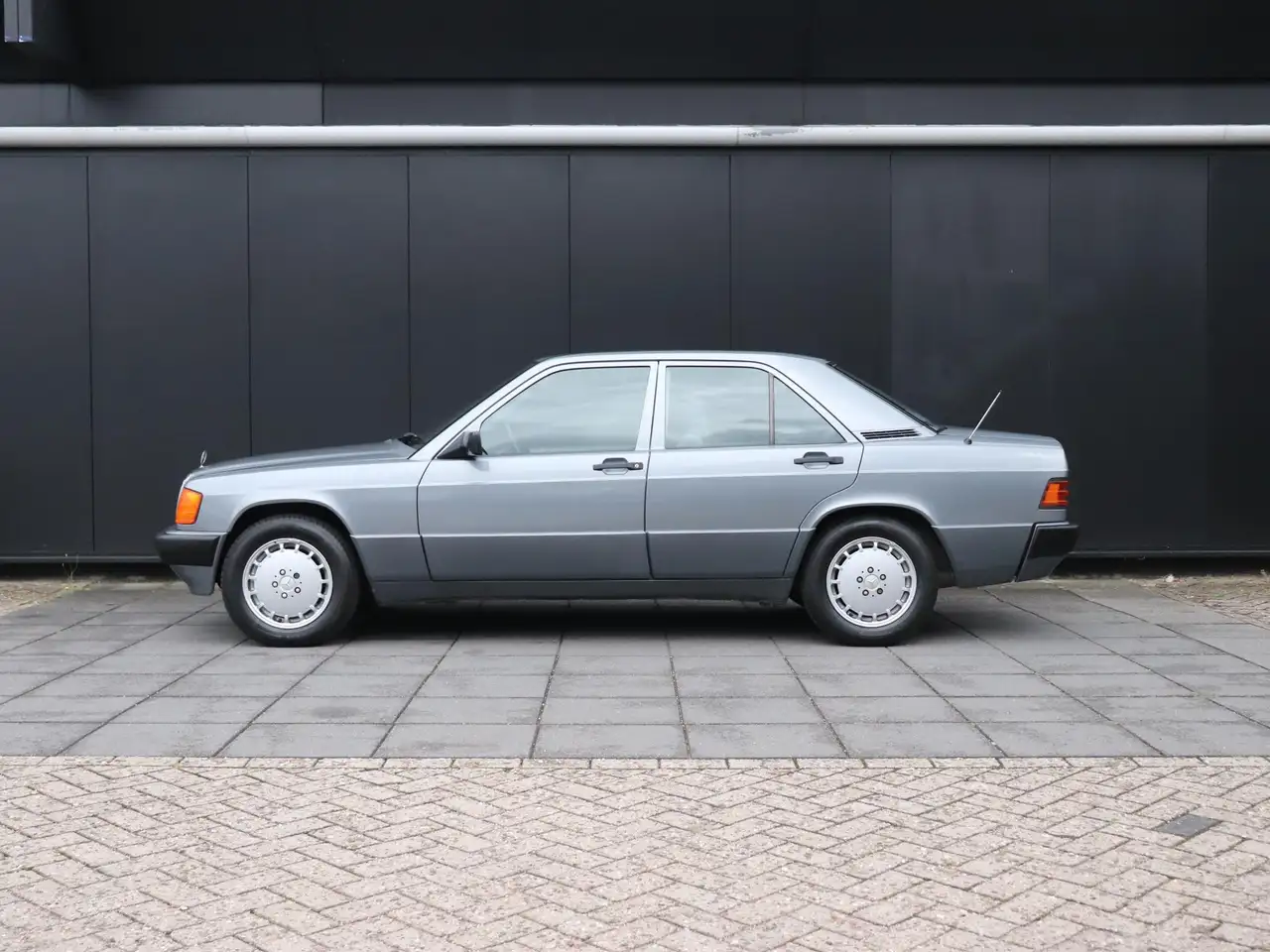 Mercedes-Benz 190 2.6 E | AUT. | SCHUIFDAK | TREKHAAK | ELEK. RAMEN, foto 2