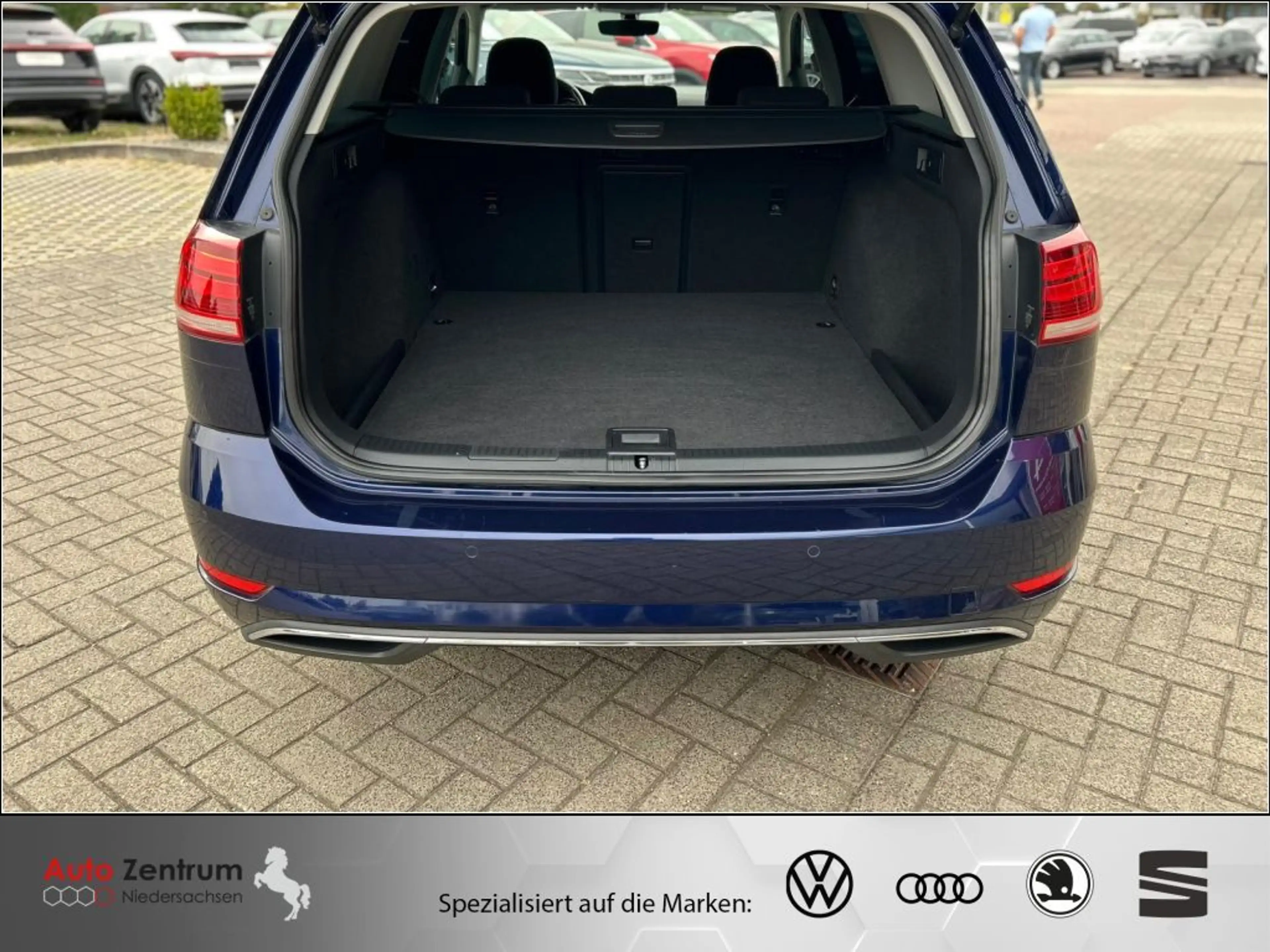 Volkswagen Golf Variant 1.5 TSI DSG Comfortline AHK*KAM*LED*NAVI* — photo 10