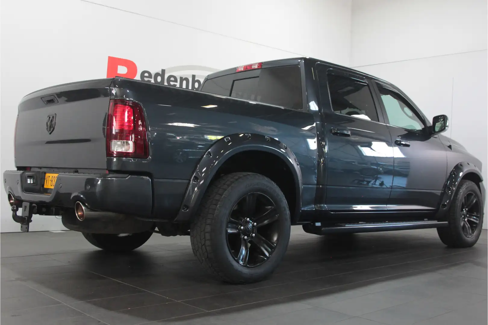 Dodge RAM 1500 5.7 V8 4x4 Quad Cab 6'4 - Wide body - Camera - 2