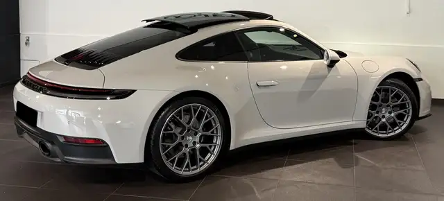 Porsche 911 view 13