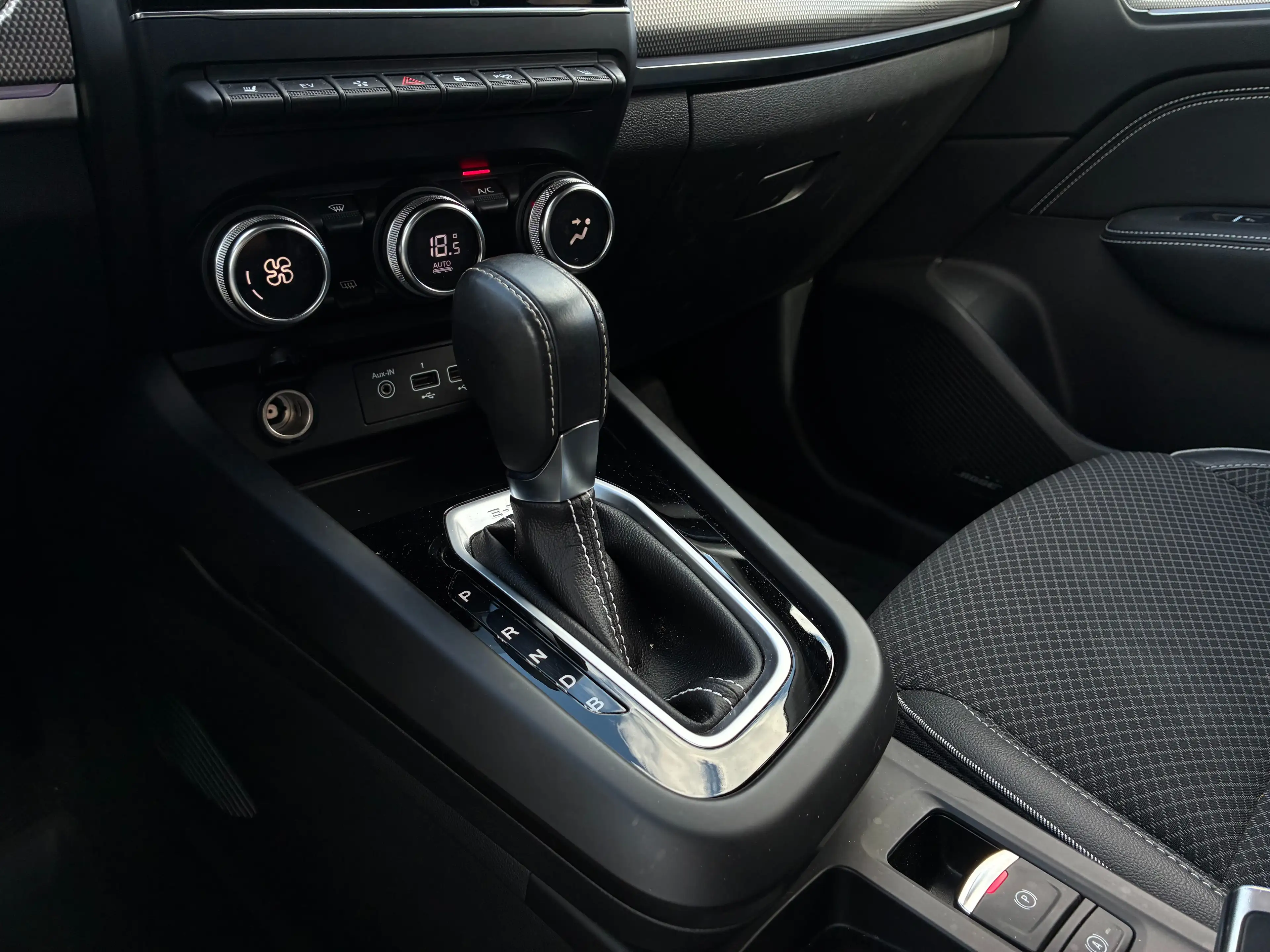 Renault Arkana Arkana E-Tech Hybrid 145 Intens Aut. Intens — photo 12