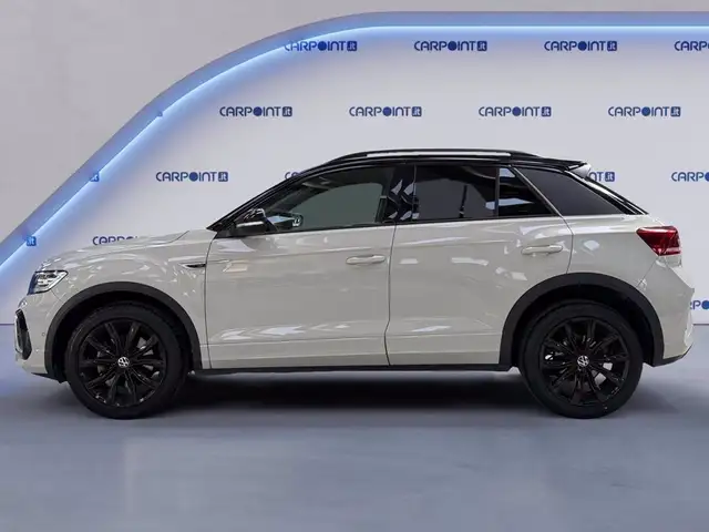 Volkswagen T-Roc view 3