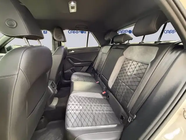Volkswagen T-Roc view 14