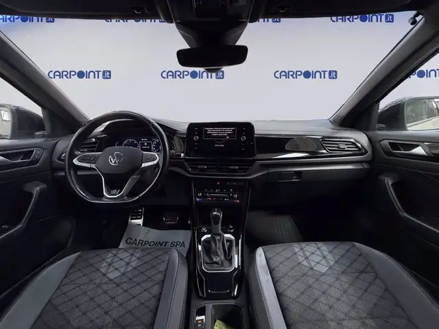 Volkswagen T-Roc view 11