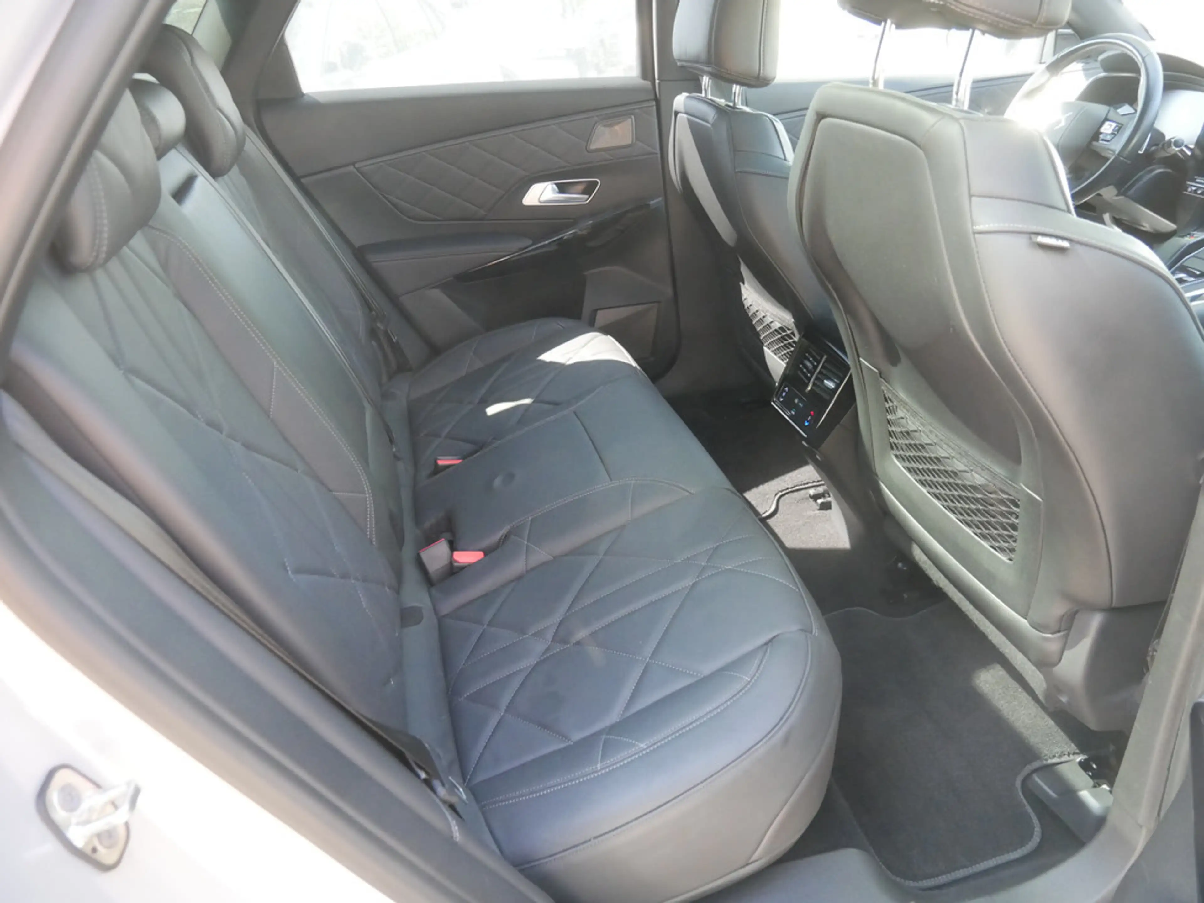 DS Automobiles DS 7 Crossback E-Tense Rivoli 4x4 LED PANO — photo 5