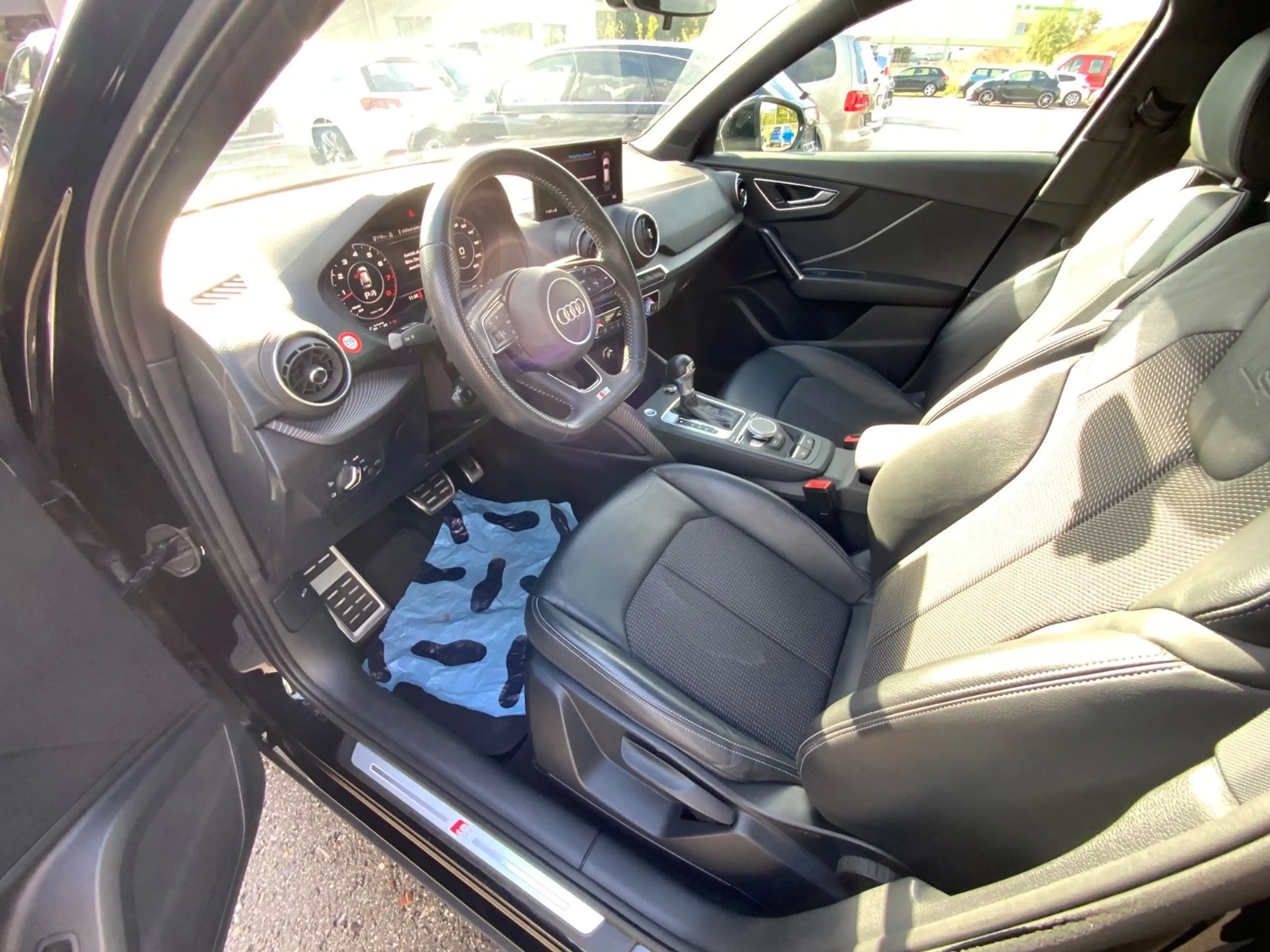 Audi Q2 35 TFSI S-Line/ Pano/ AHK/ LED — photo 7