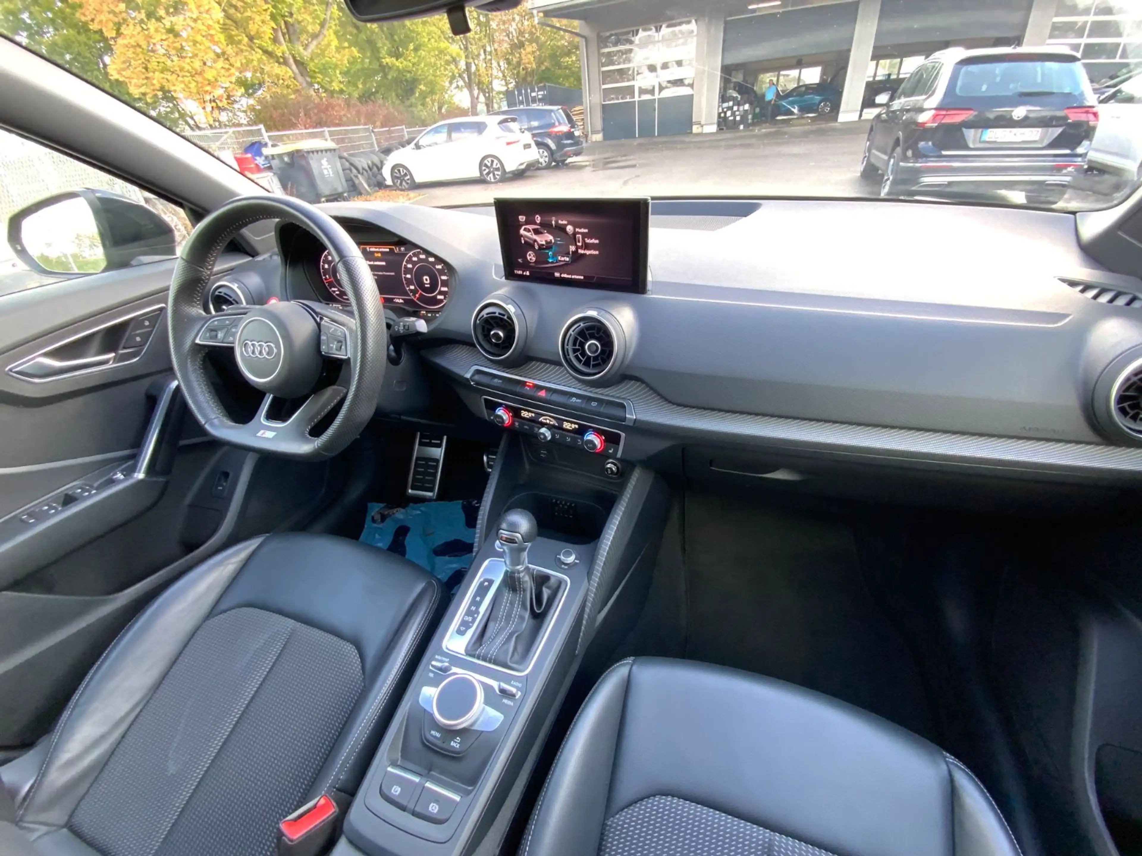 Audi Q2 35 TFSI S-Line/ Pano/ AHK/ LED — photo 14