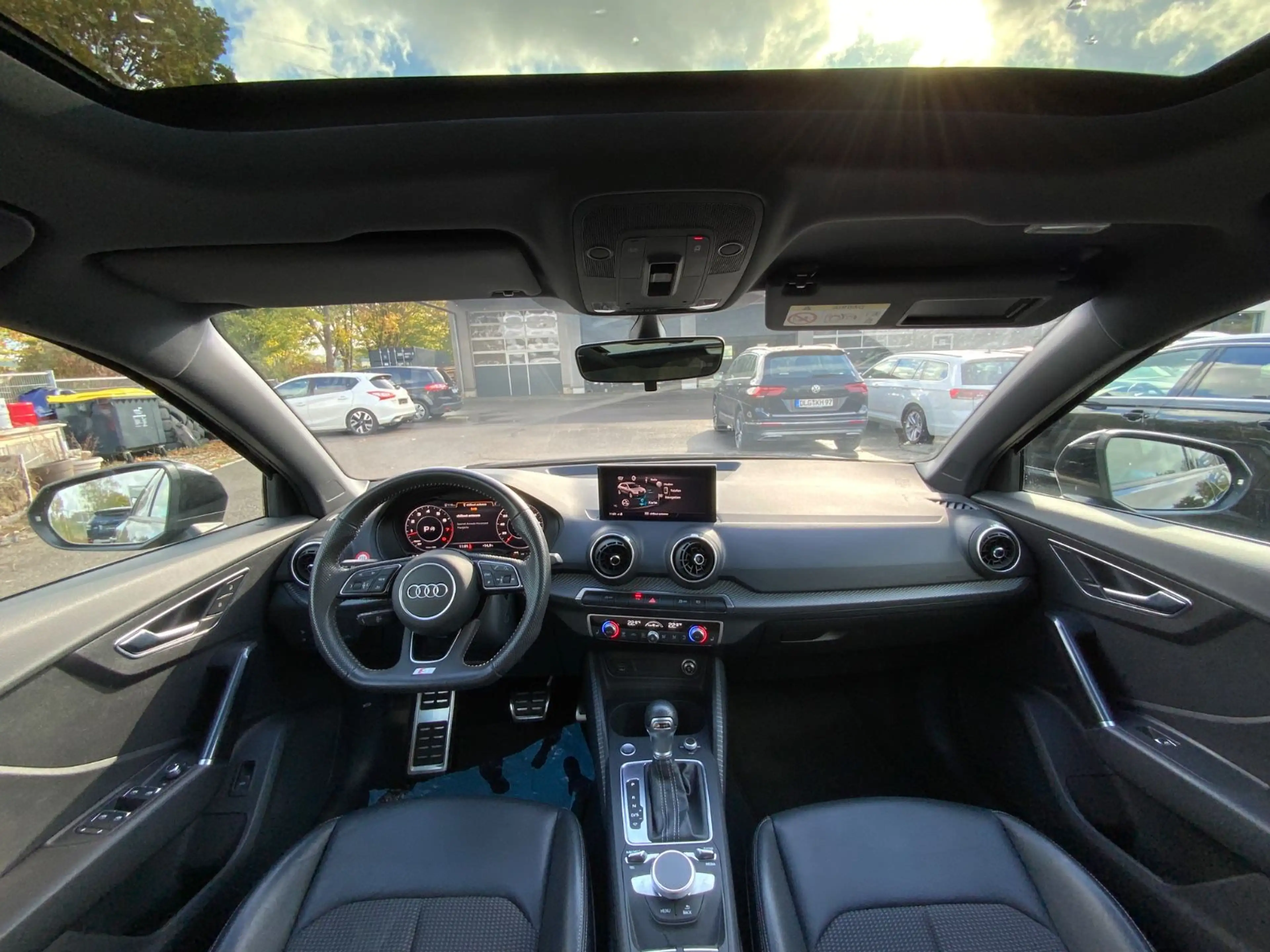 Audi Q2 35 TFSI S-Line/ Pano/ AHK/ LED — photo 11