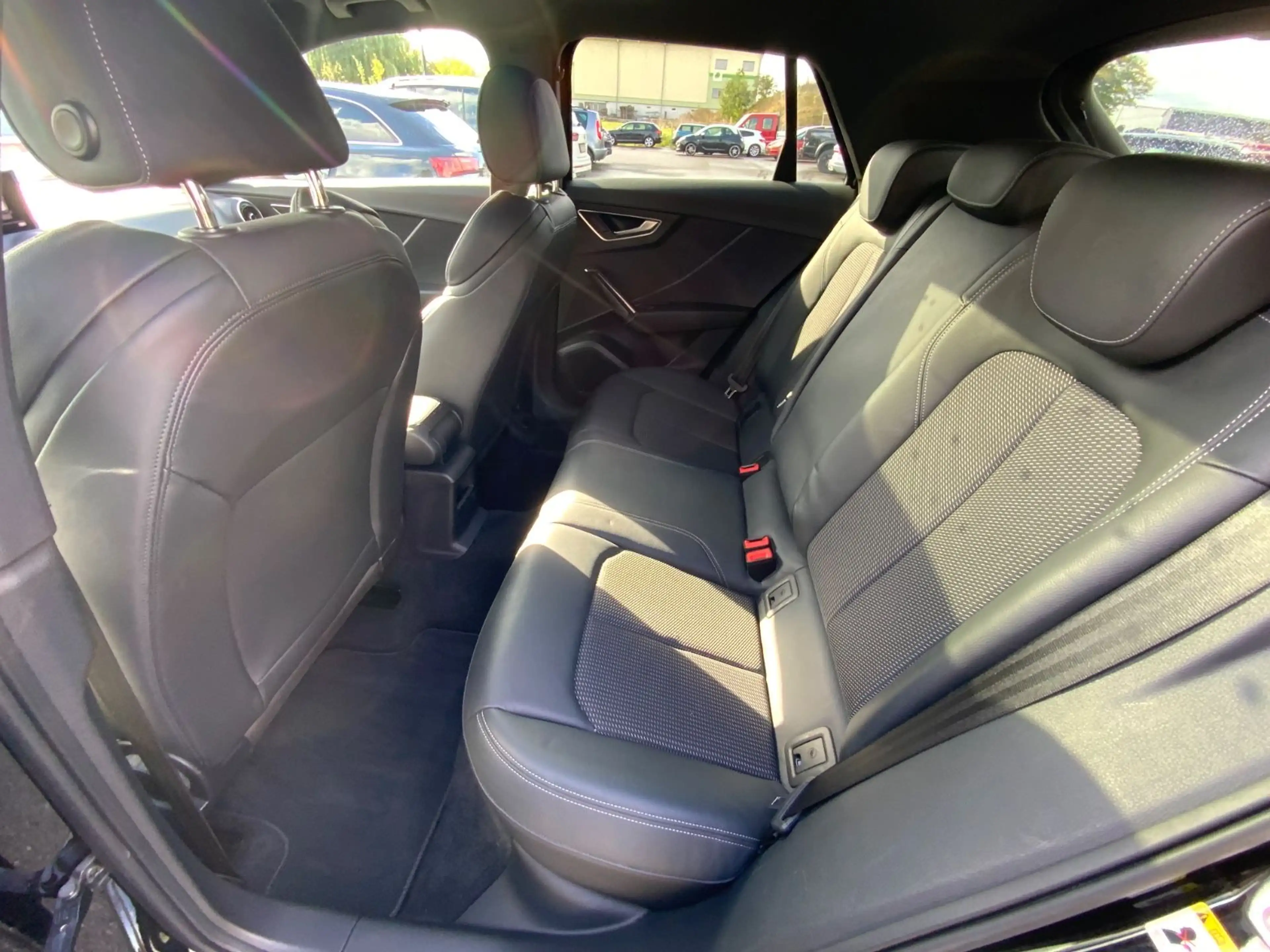 Audi Q2 35 TFSI S-Line/ Pano/ AHK/ LED — photo 10