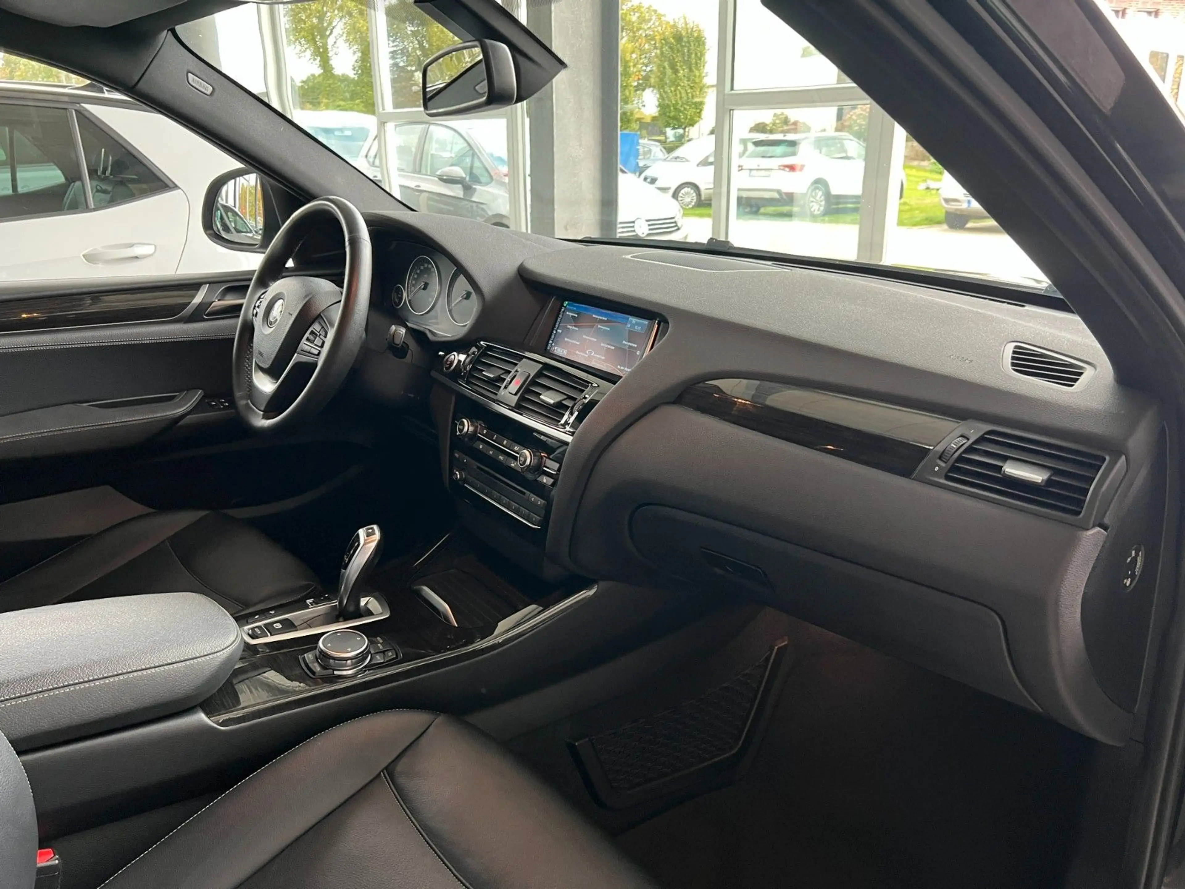 BMW X4 xDrive 20 d / AHK / el. Heck / Leder — photo 9