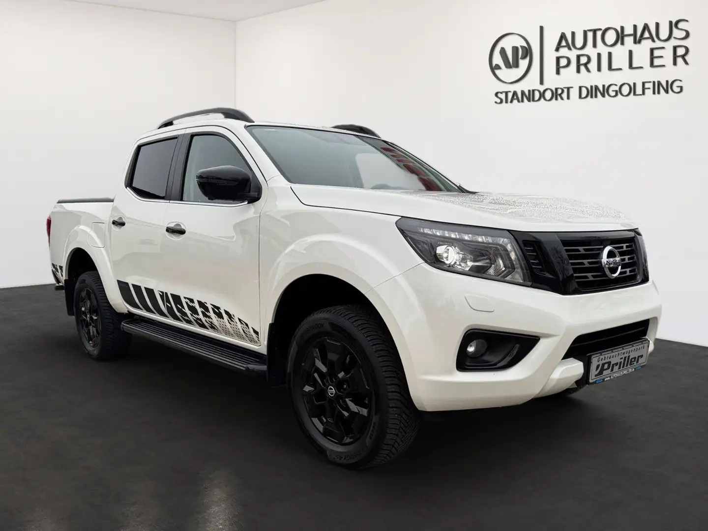 Nissan Navara 2.3 dCi N-Guard Double Cab AHK/NAVI/SHZ Blanc - 2
