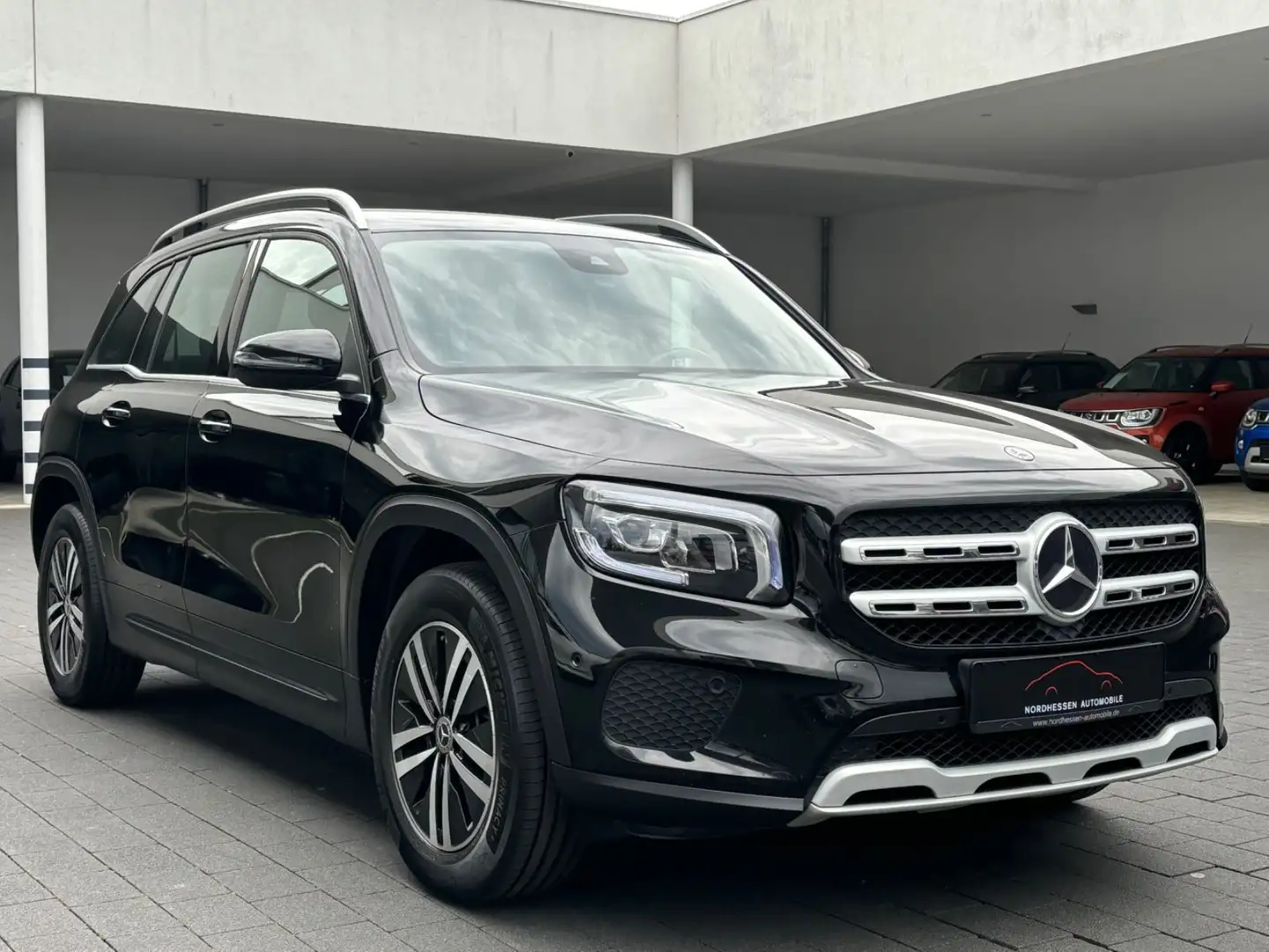 Mercedes-Benz GLB 200 d 8G Style | Navigation | LED | AHK Black - 2