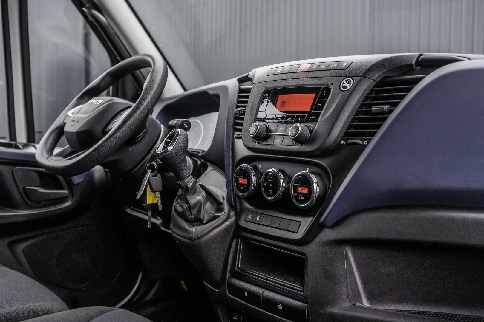 Iveco Daily **35S14V 2.3 L2H2 | Automaat | Euro 6 | Cruise | C Weiß - 2