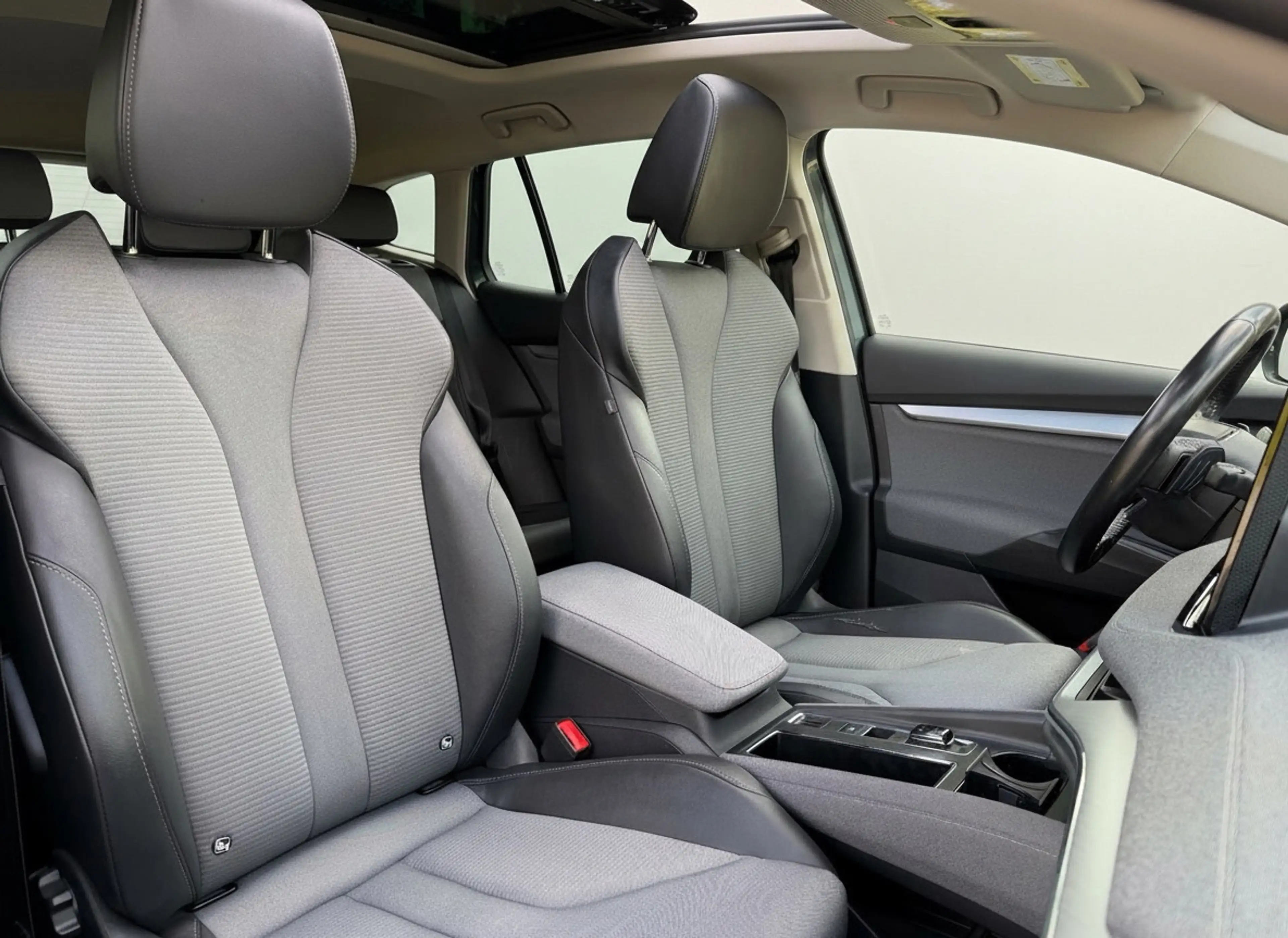 Skoda Enyaq iV 80, panoramadak, electr bedienbare trekhaak, 1/ — photo 4