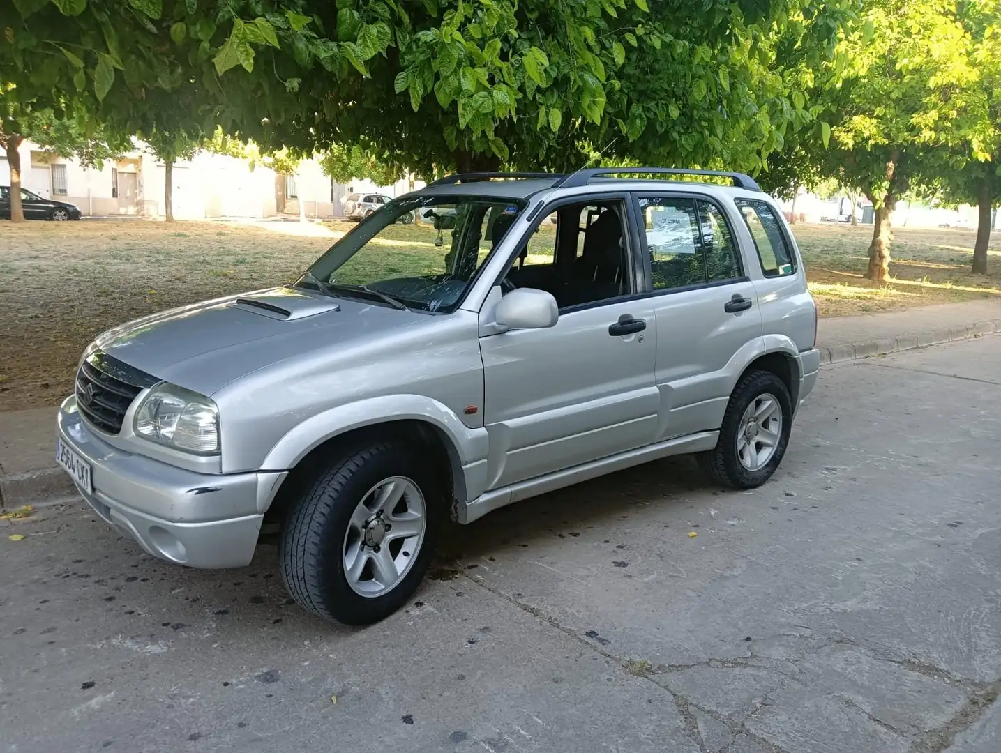Suzuki Grand Vitara Gran Vitara 2.0 HDI DLX Gris - 2