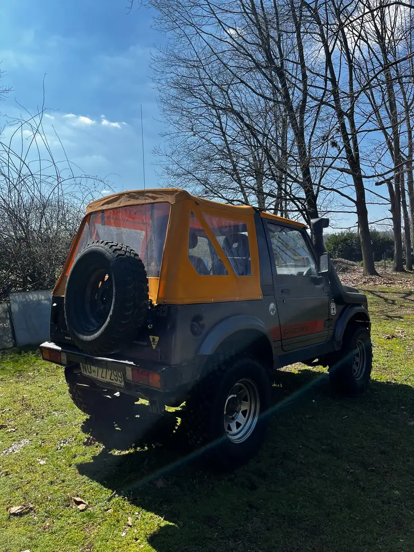 Suzuki SJ Samurai modificata Gri - 2
