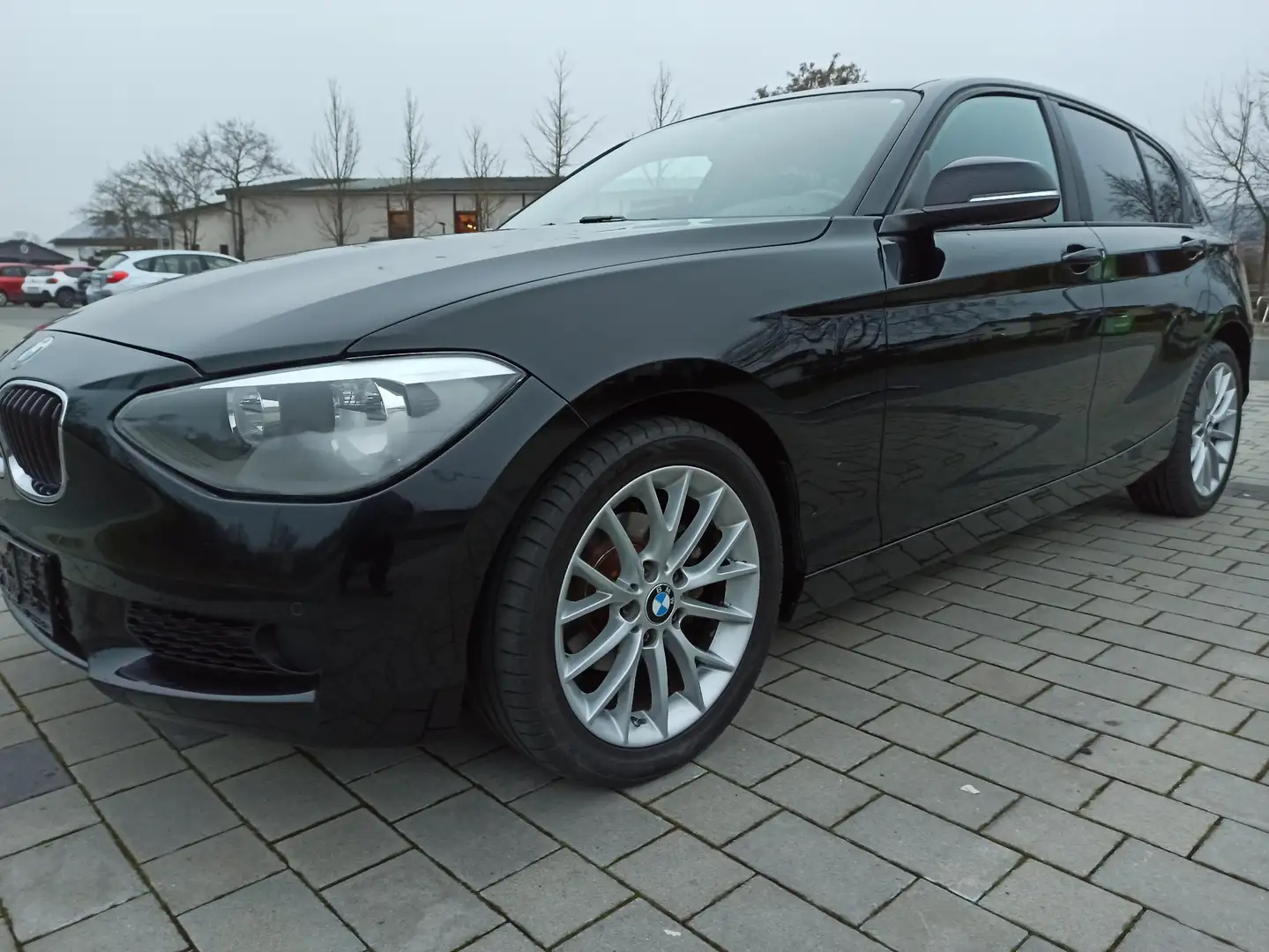 BMW 114 F20 NAVI DAB Klima PDC Sitzheizung 17" Alu CarPlay Schwarz - 2
