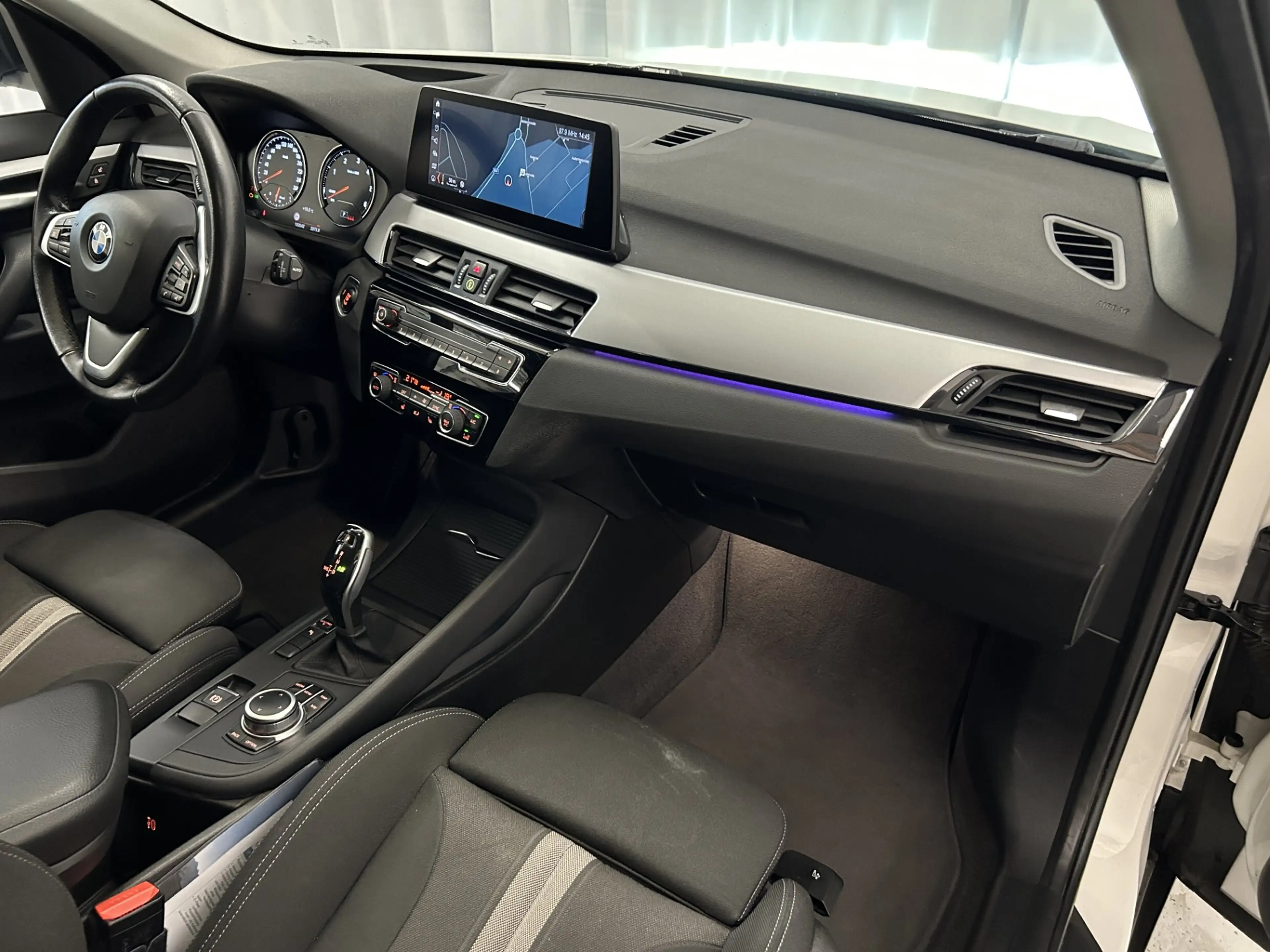 BMW X1 sDrive18d *Modell Advantage* — photo 9