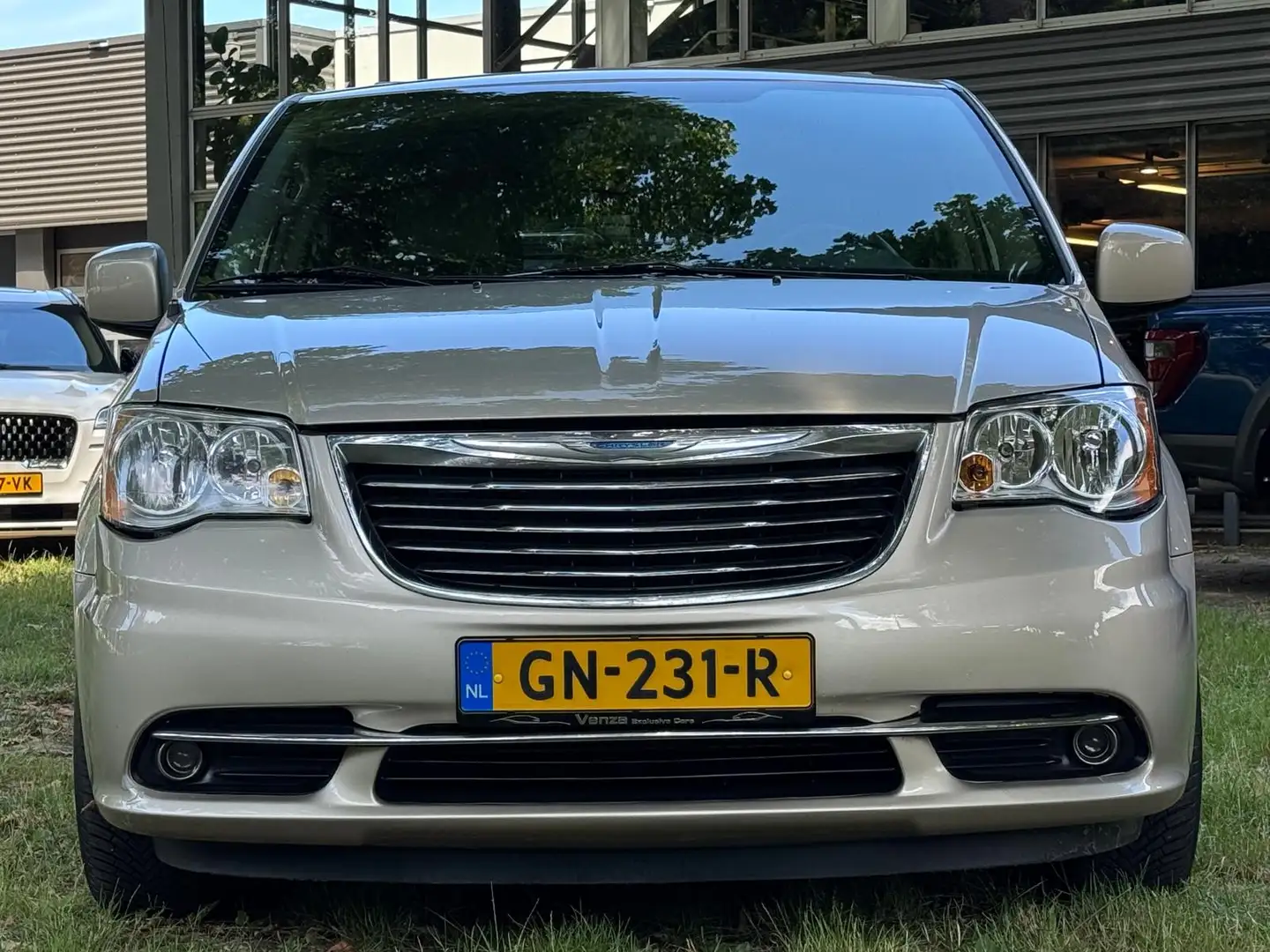 Chrysler Grand Voyager 3.6 V6 Stow&Go Full-Options Hnědá - 2