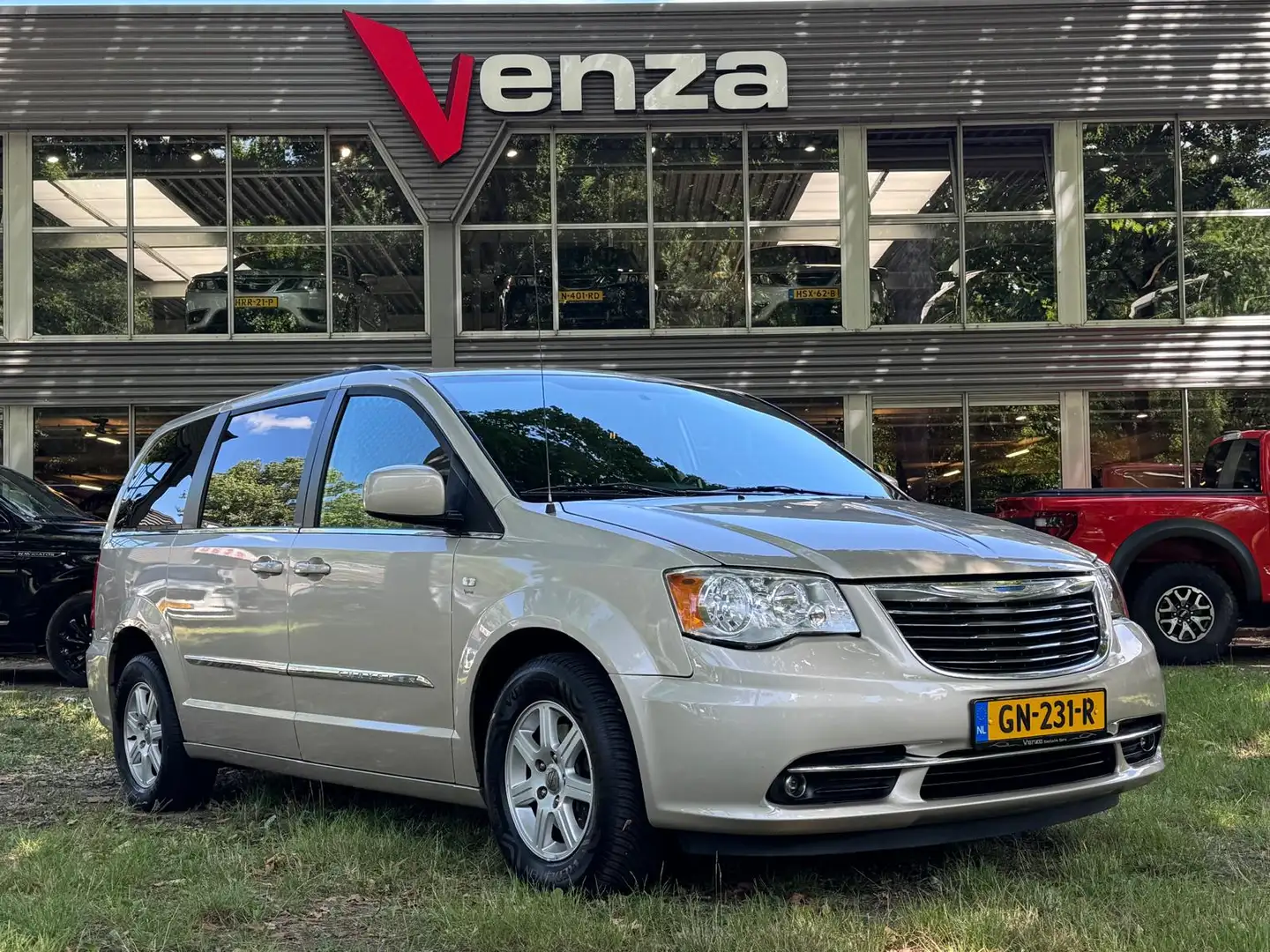 Chrysler Grand Voyager 3.6 V6 Stow&Go Full-Options Hnědá - 1