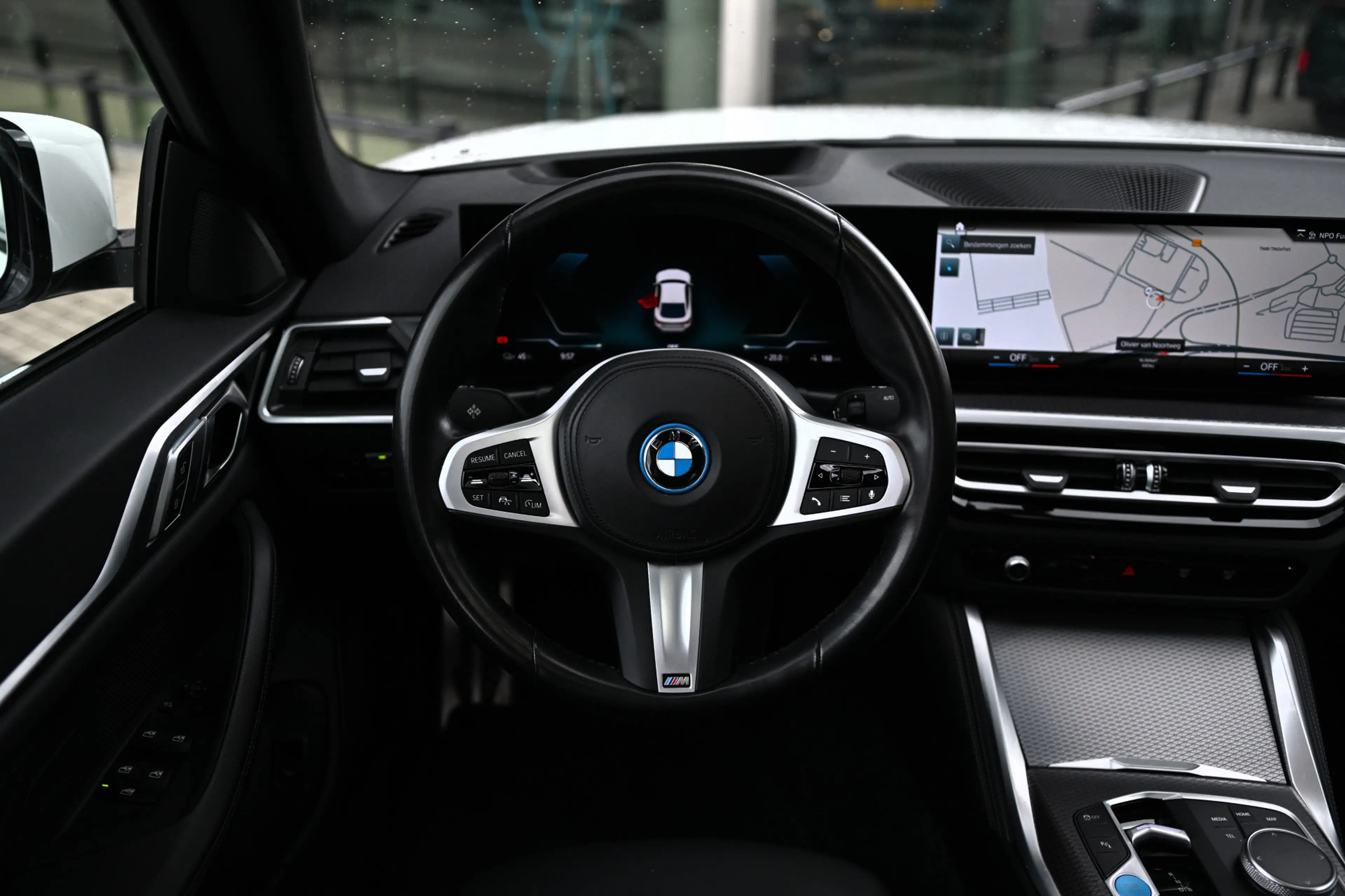 BMW i4 eDrive40 High Executive M Sport / Achteruitrijcame — photo 6