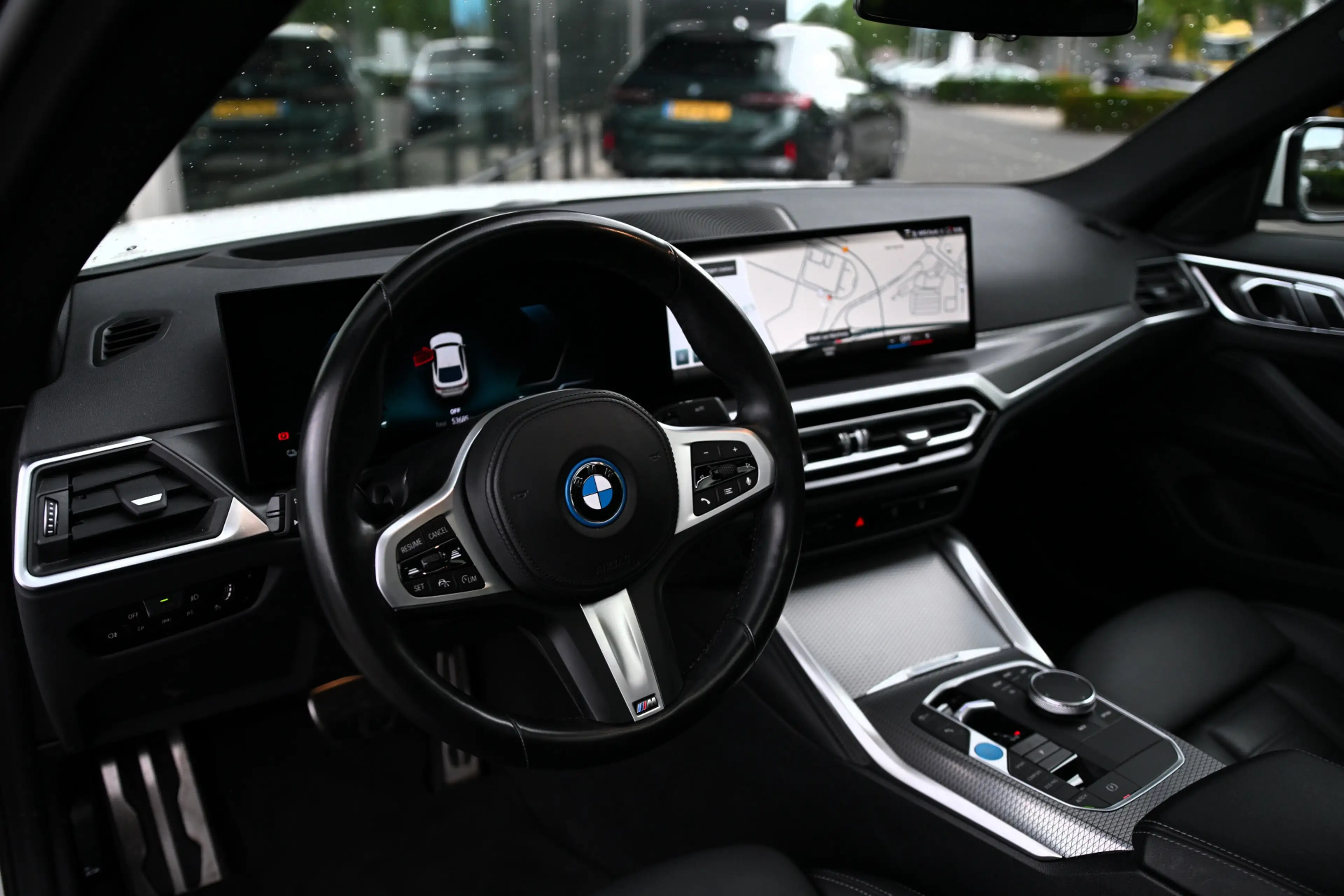 BMW i4 eDrive40 High Executive M Sport / Achteruitrijcame — photo 8