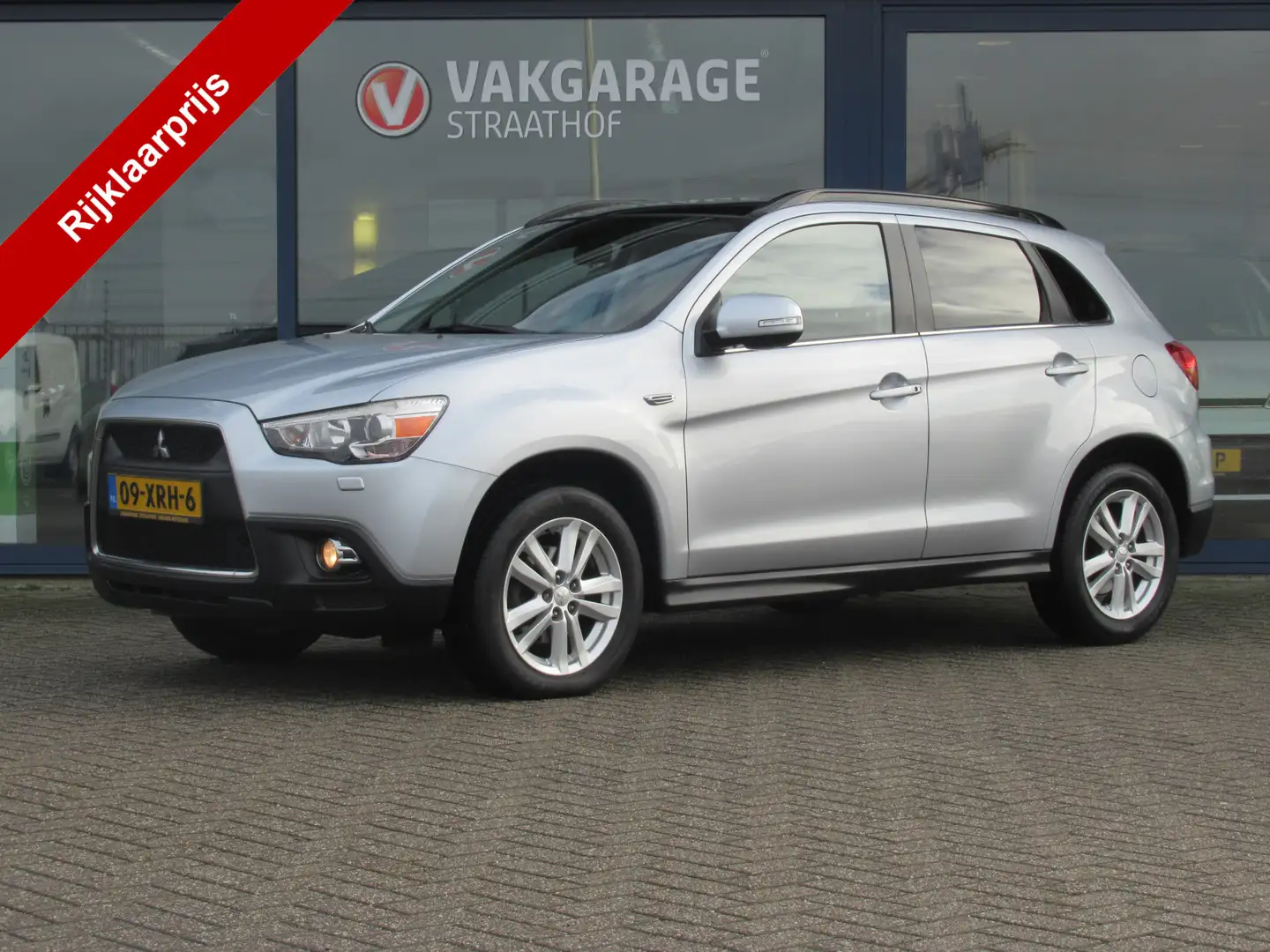 Mitsubishi ASX 1.6 Intense ClearTec, Panoramadak / Xenon / Trekha Grigio - 1