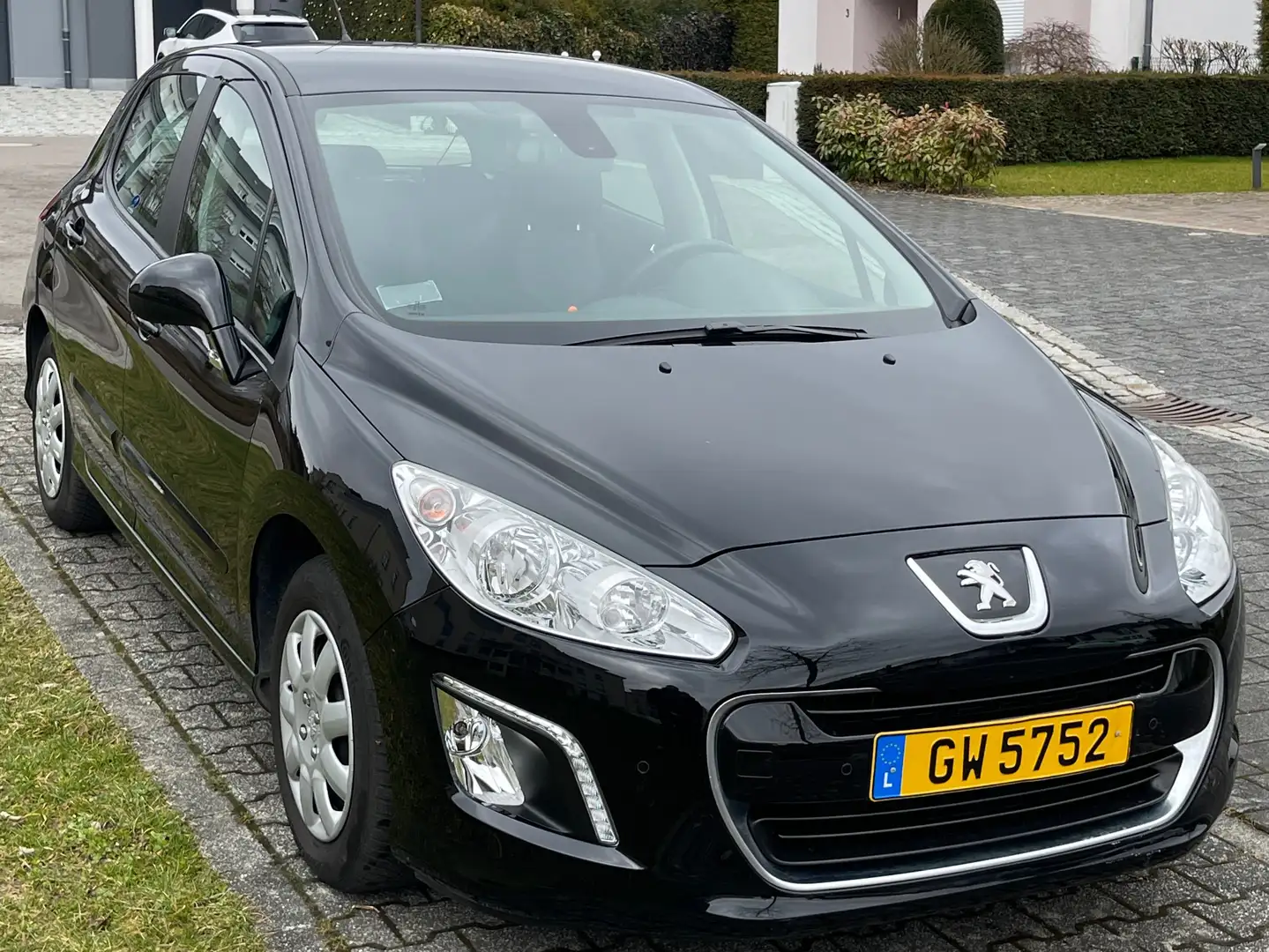 Peugeot 308 308 120 VTi Automatik Active Noir - 1